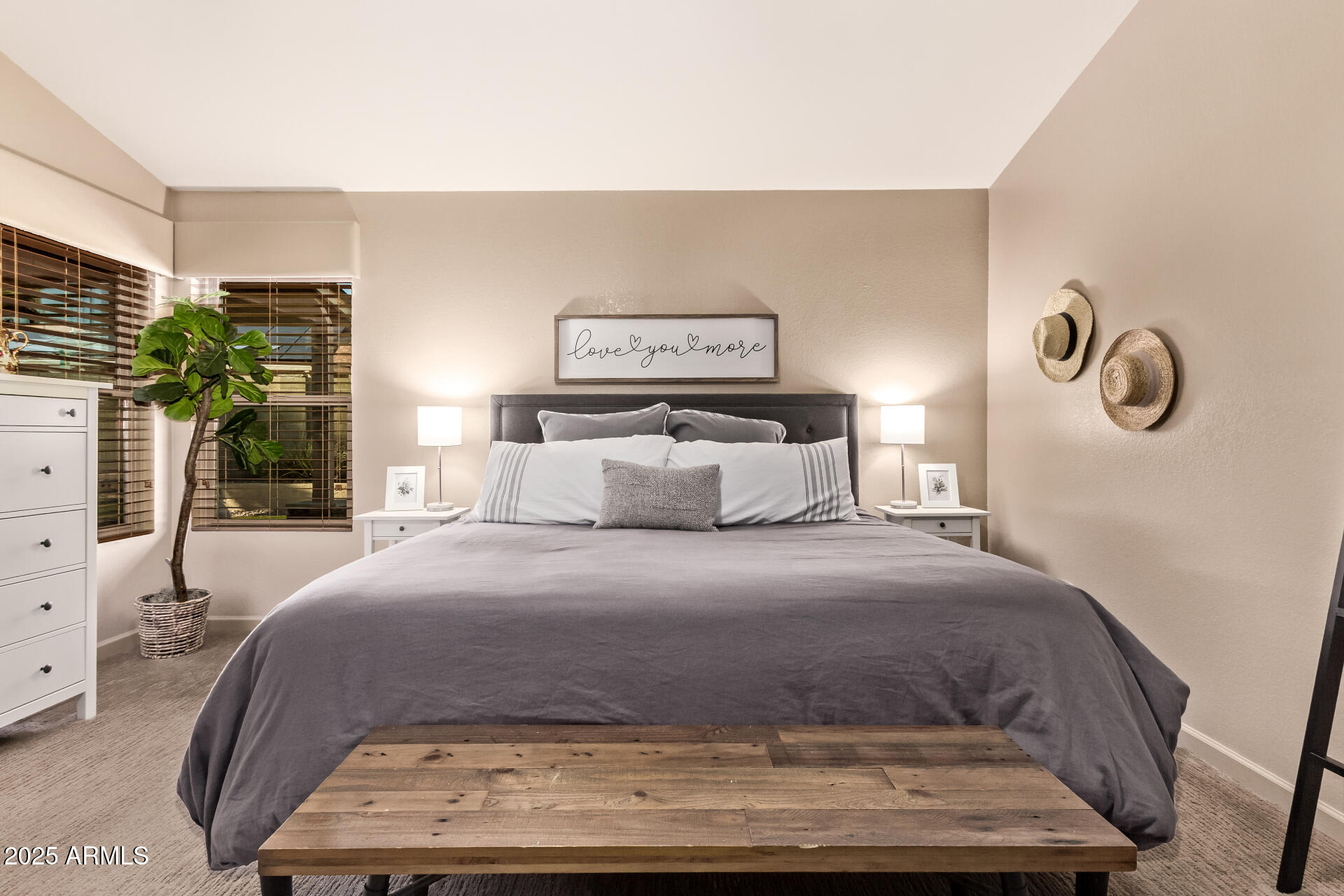 3922 E MARCONI Avenue