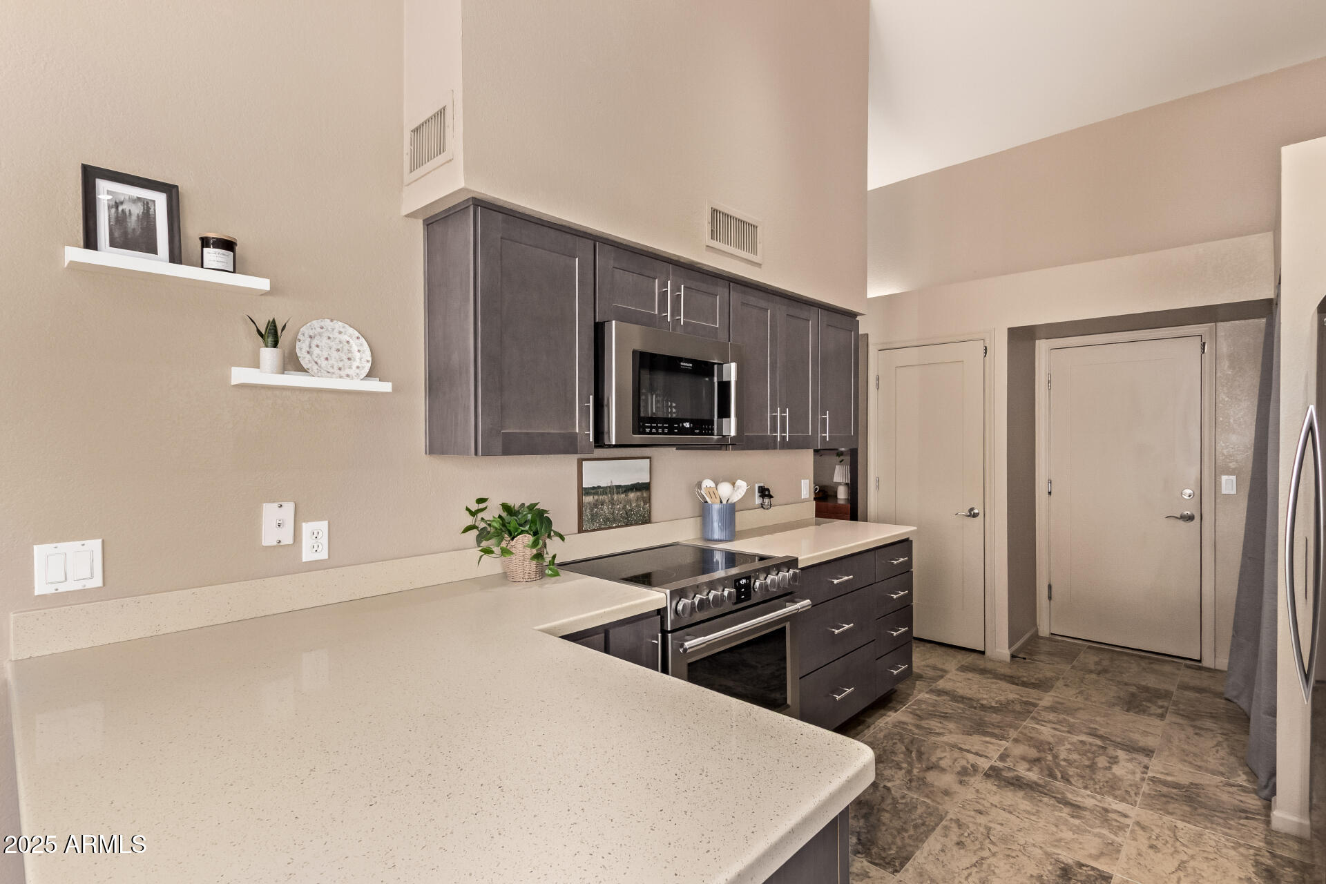 3922 E MARCONI Avenue