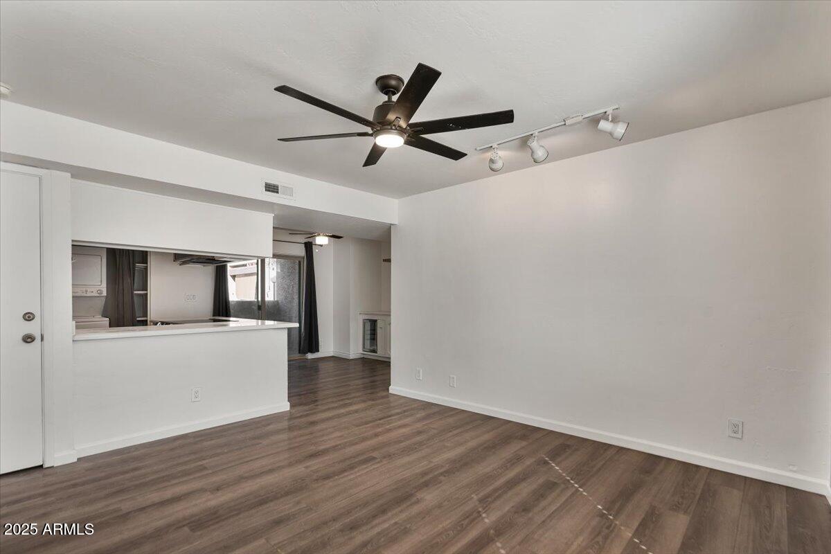 5146 E OAK Street, 112