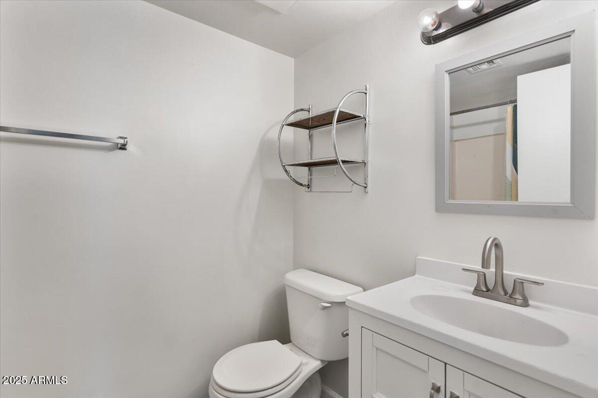 5146 E OAK Street, 112