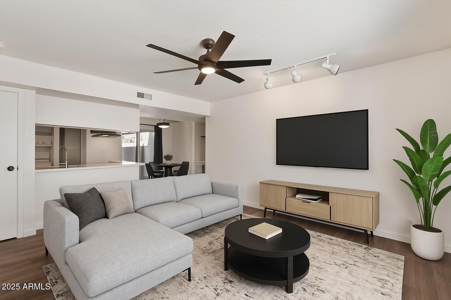 5146 E OAK Street, 112