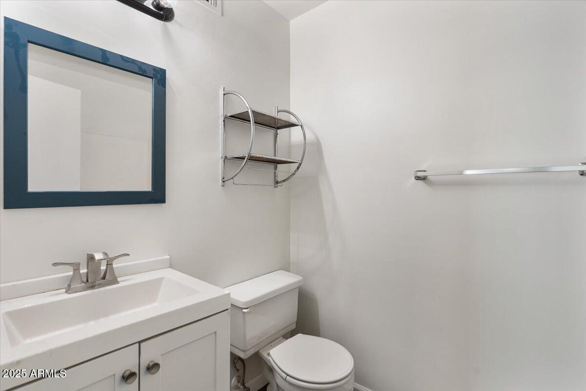 5146 E OAK Street, 112