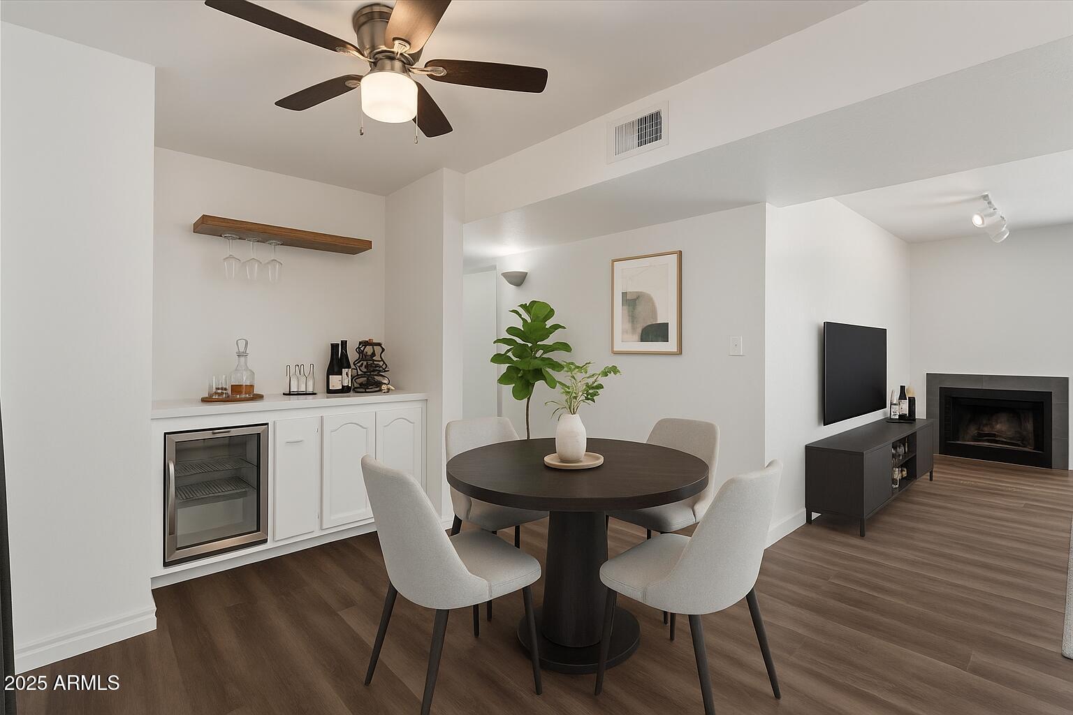 5146 E OAK Street, 112