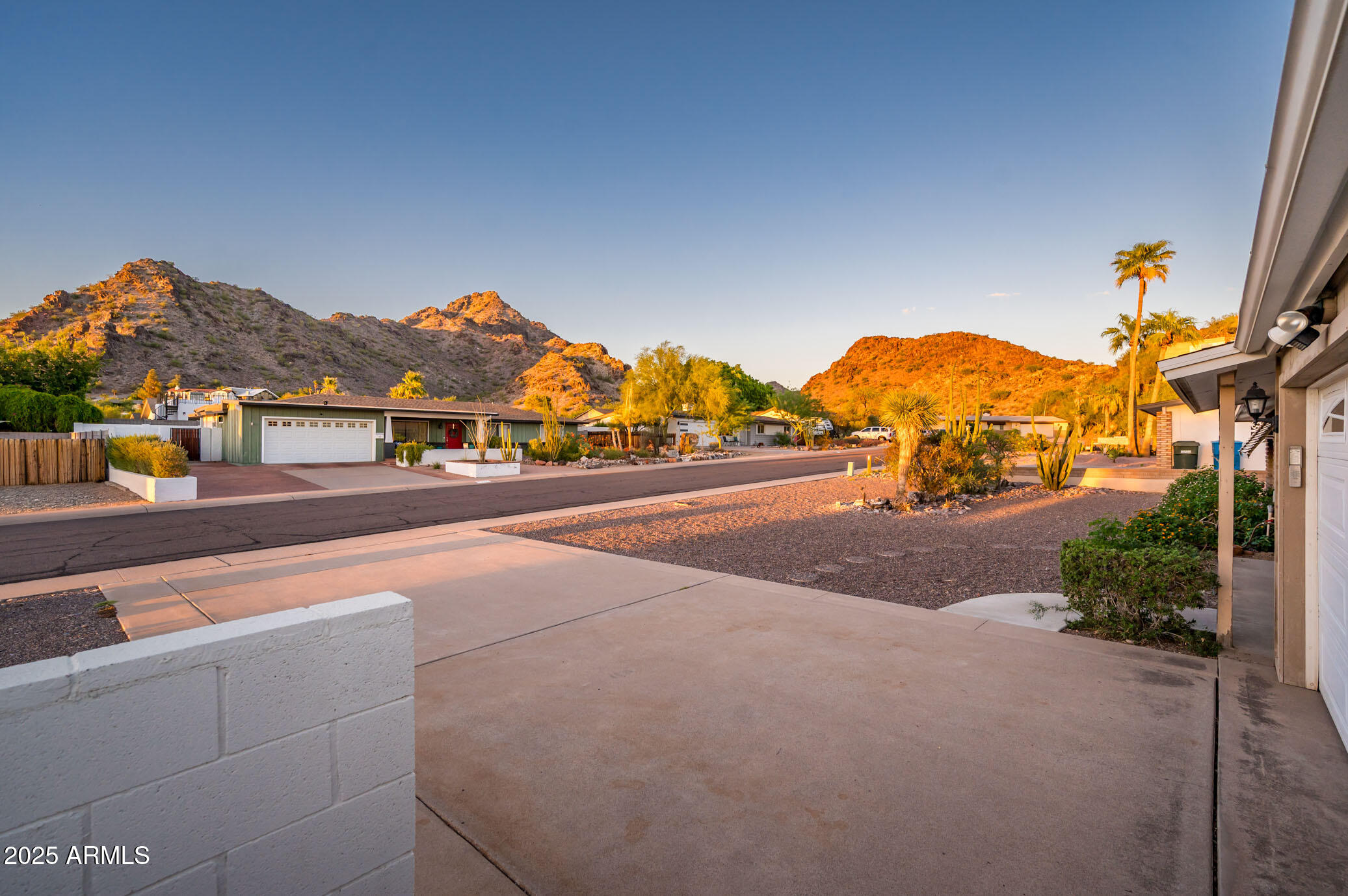 2431 E OCOTILLO Road