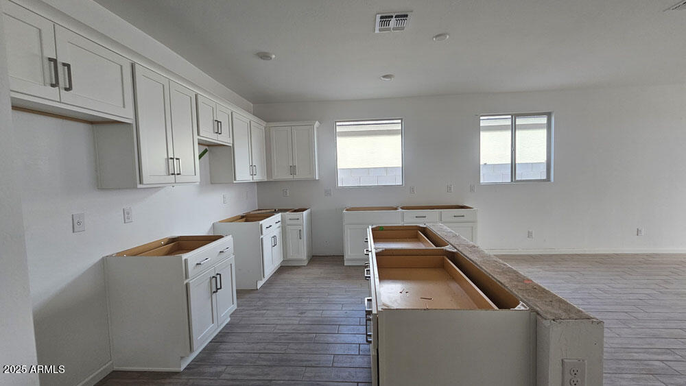 6469 E FIDDLENECK Way