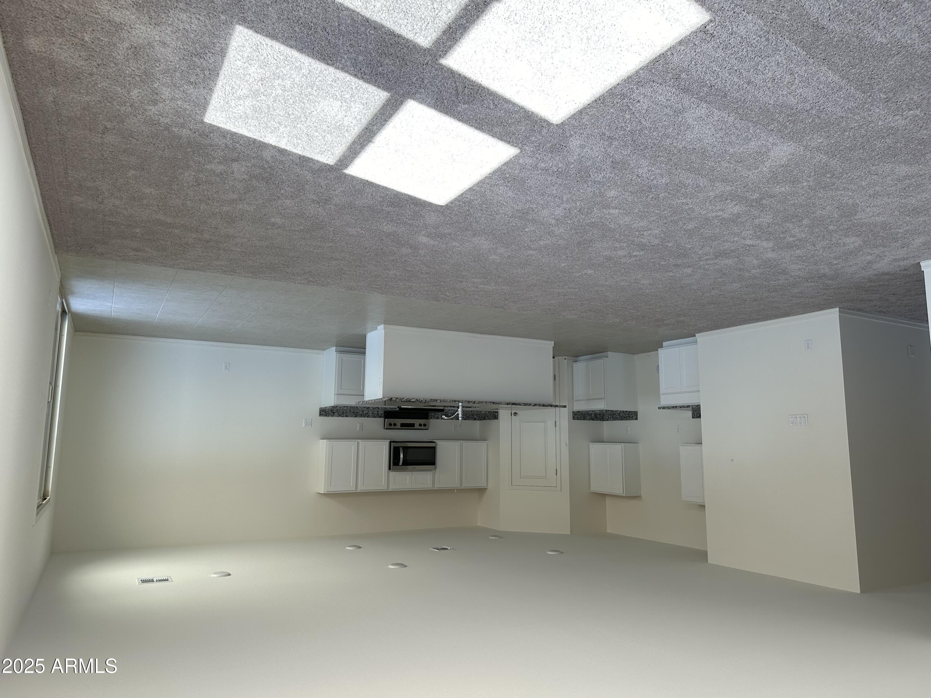 2039 E NIGHT RIDER Road