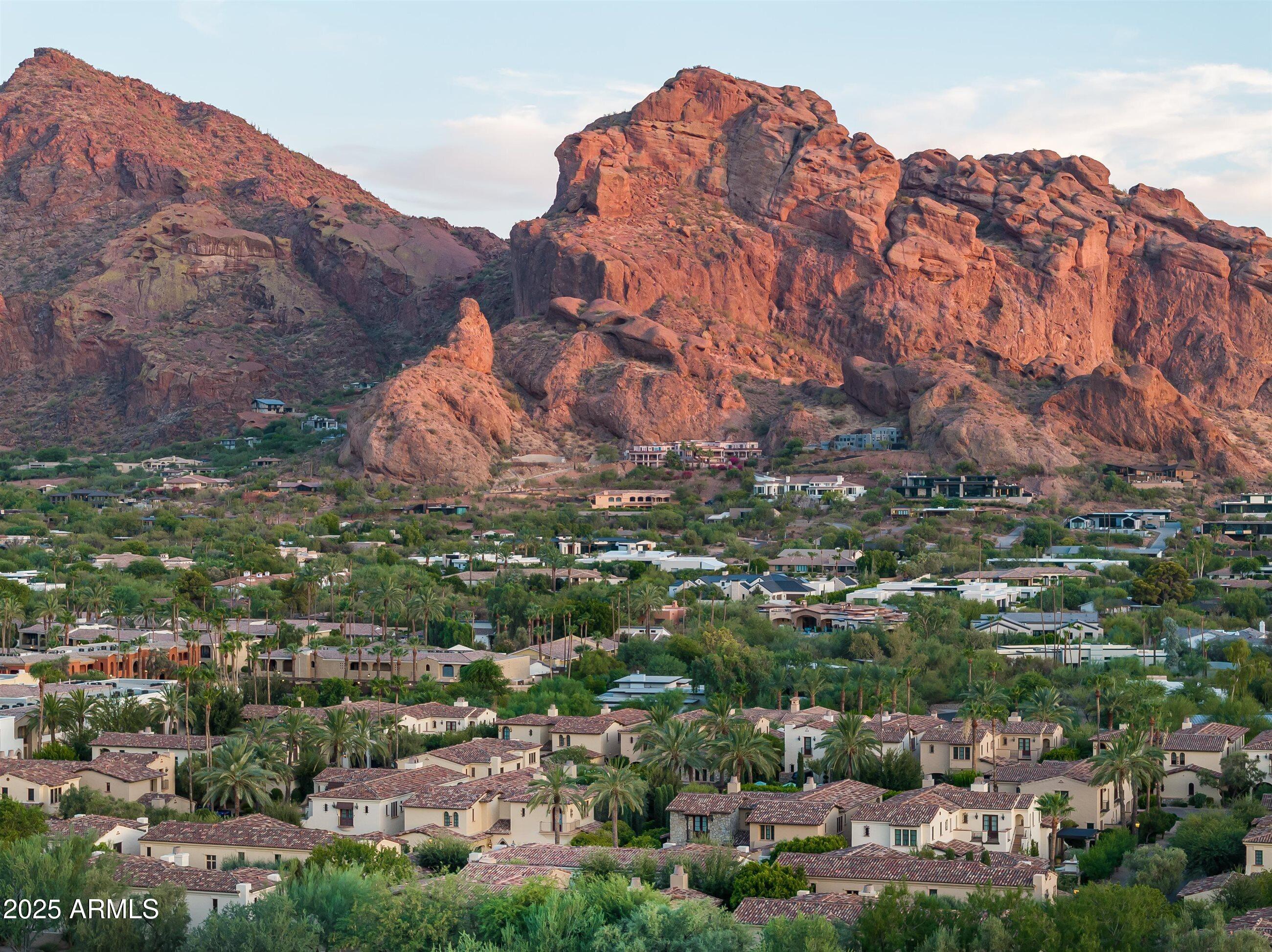 4949 E LINCOLN Drive, 11