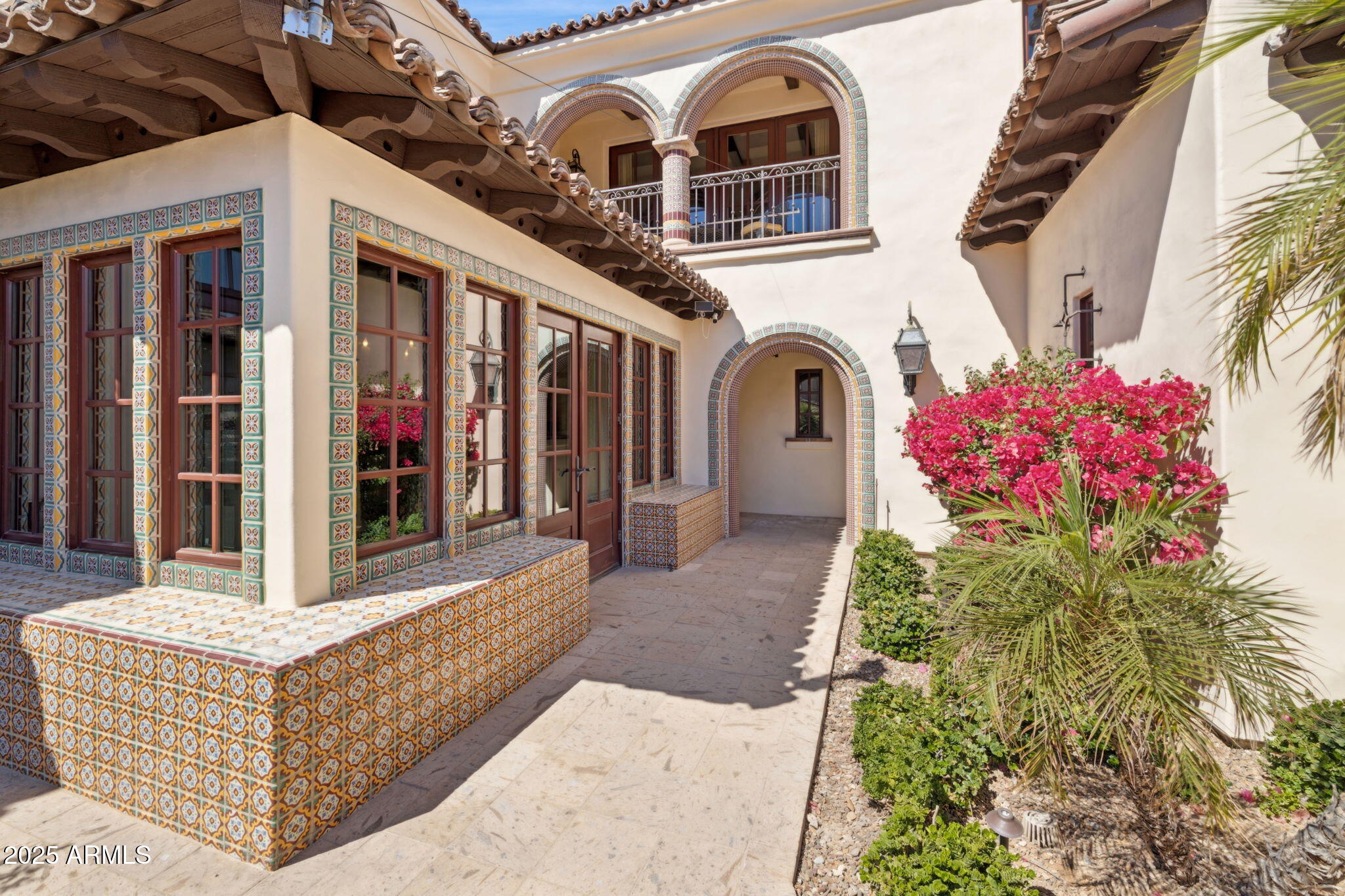 4949 E LINCOLN Drive, 11