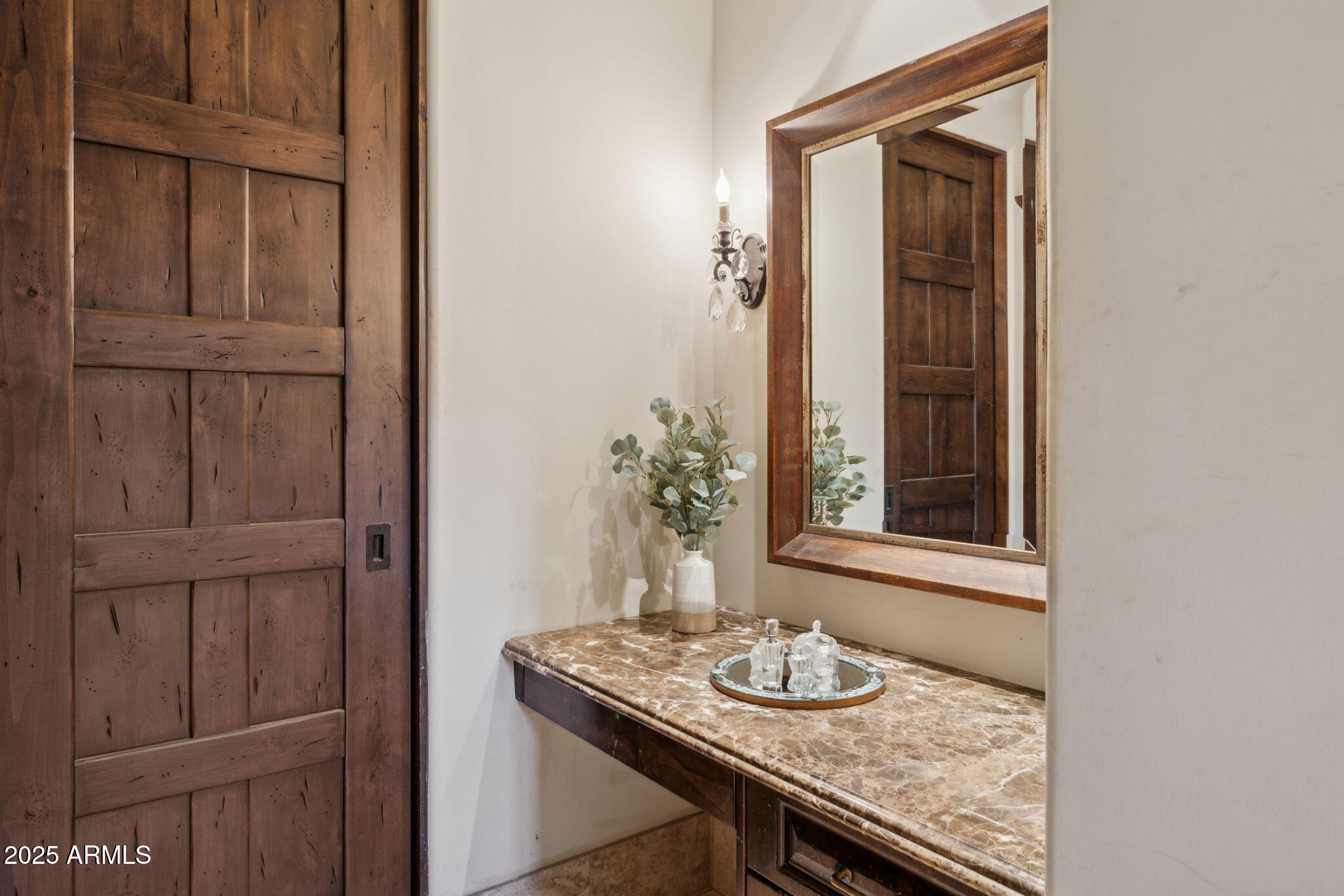 4949 E LINCOLN Drive, 11