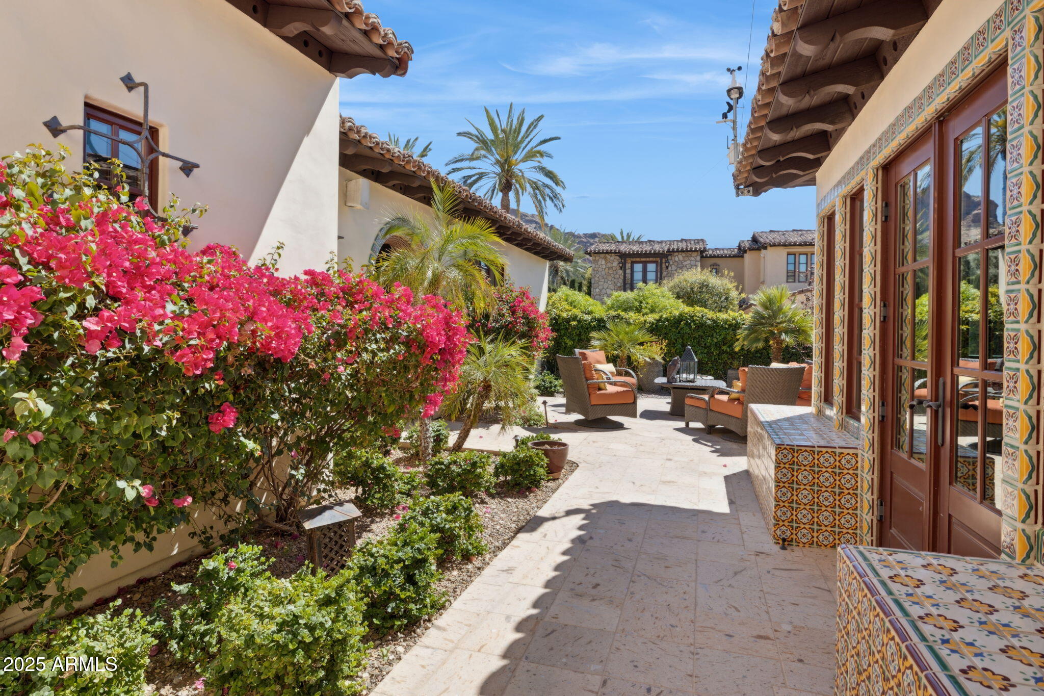 4949 E LINCOLN Drive, 11