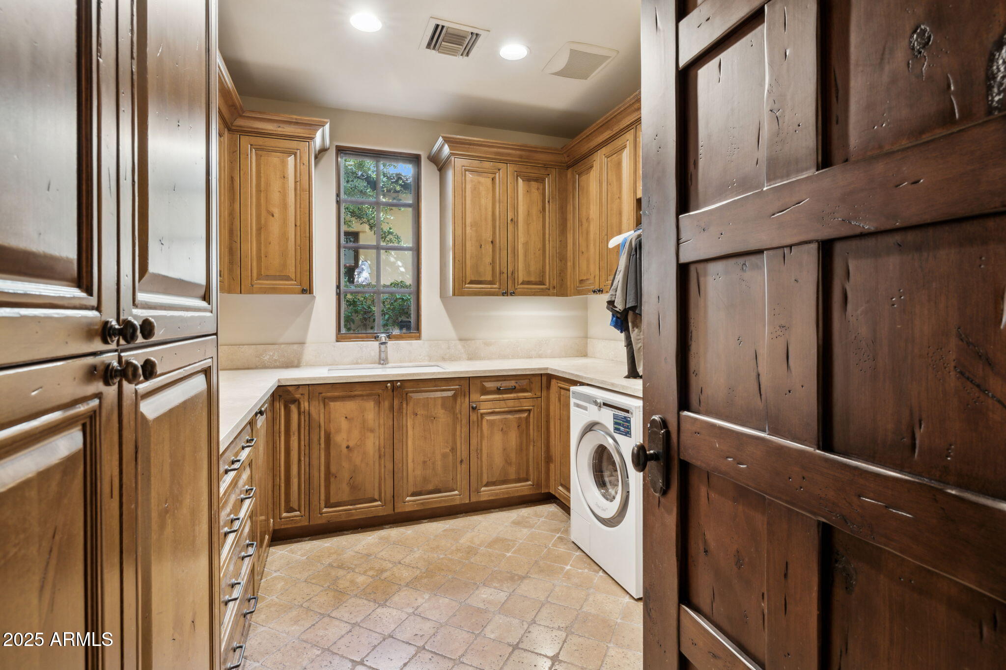 4949 E LINCOLN Drive, 11