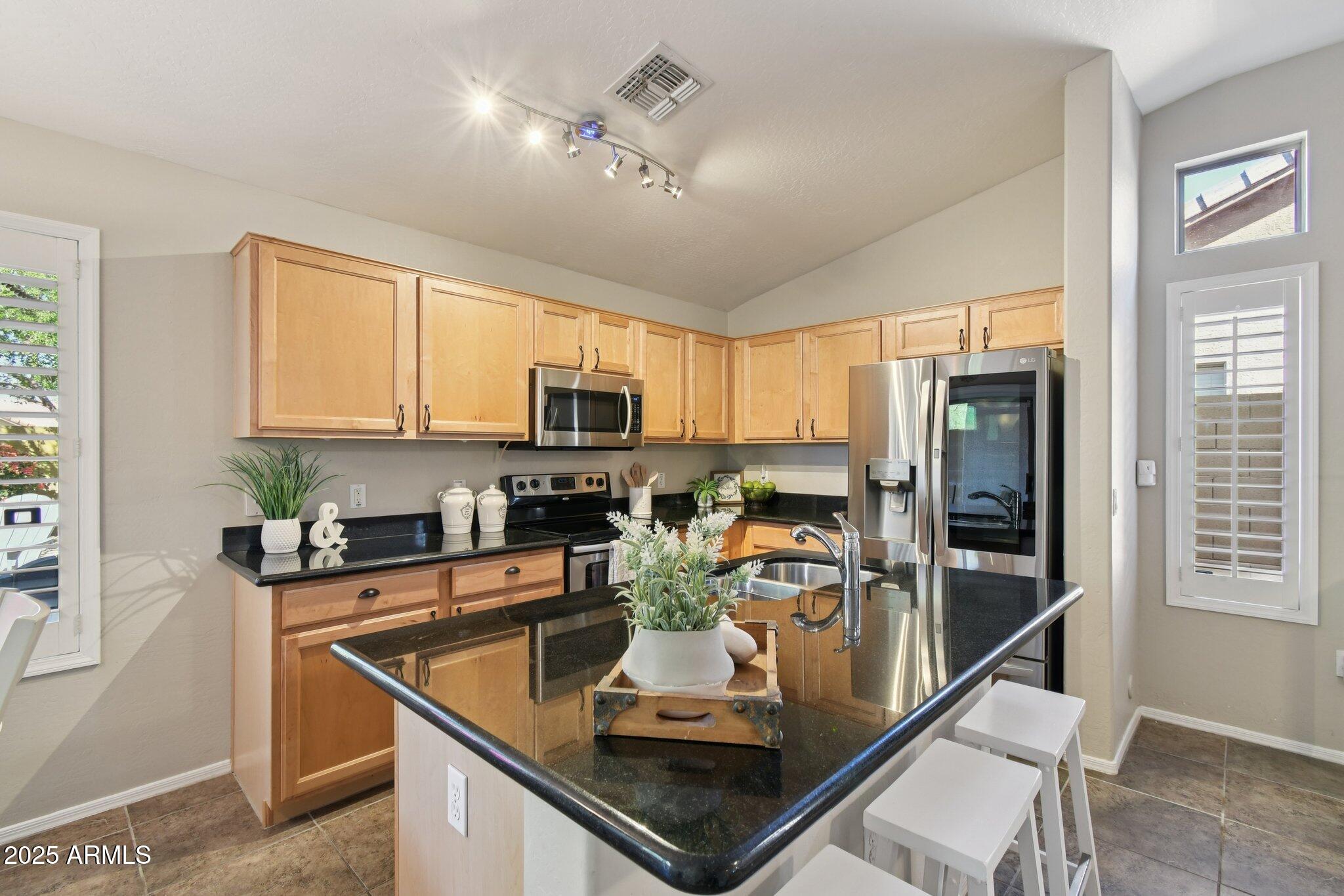 2250 E Deer Valley Road, 109