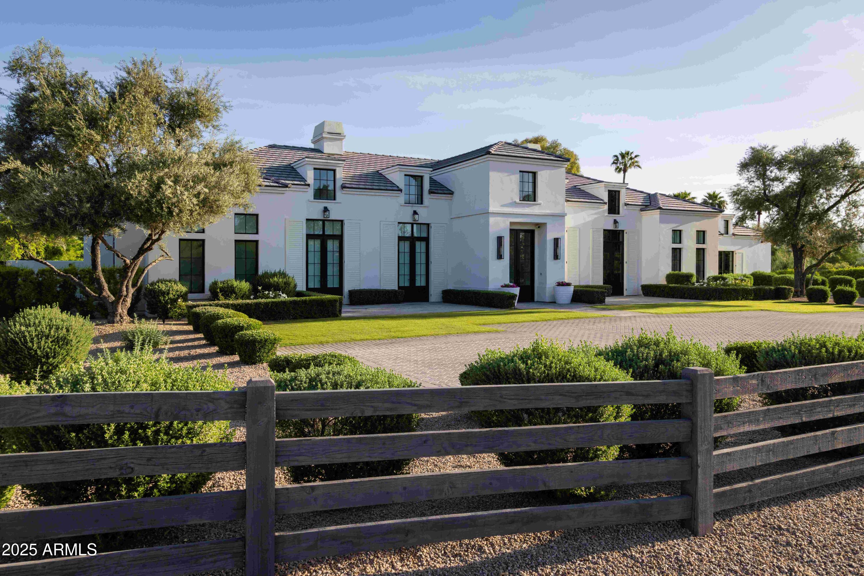 6716 E MALCOMB Drive