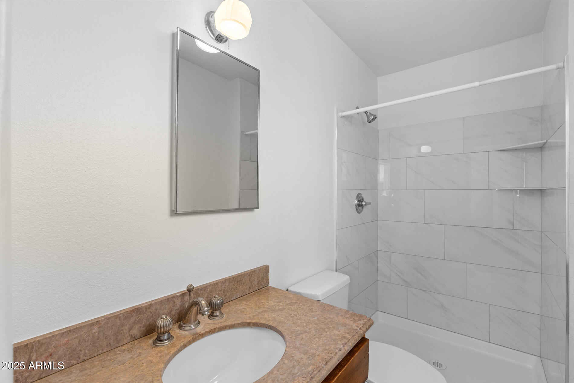 2230 E CHIPMAN Road, Phoenix