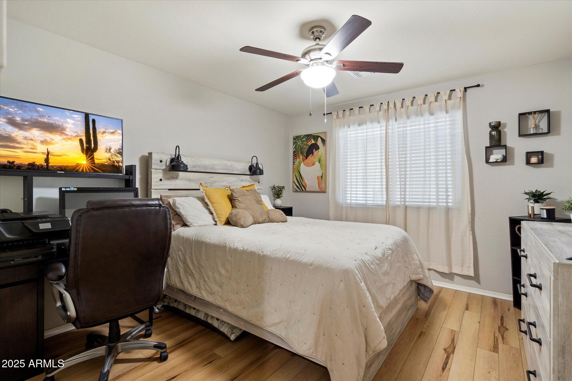 8025 S 5TH Avenue