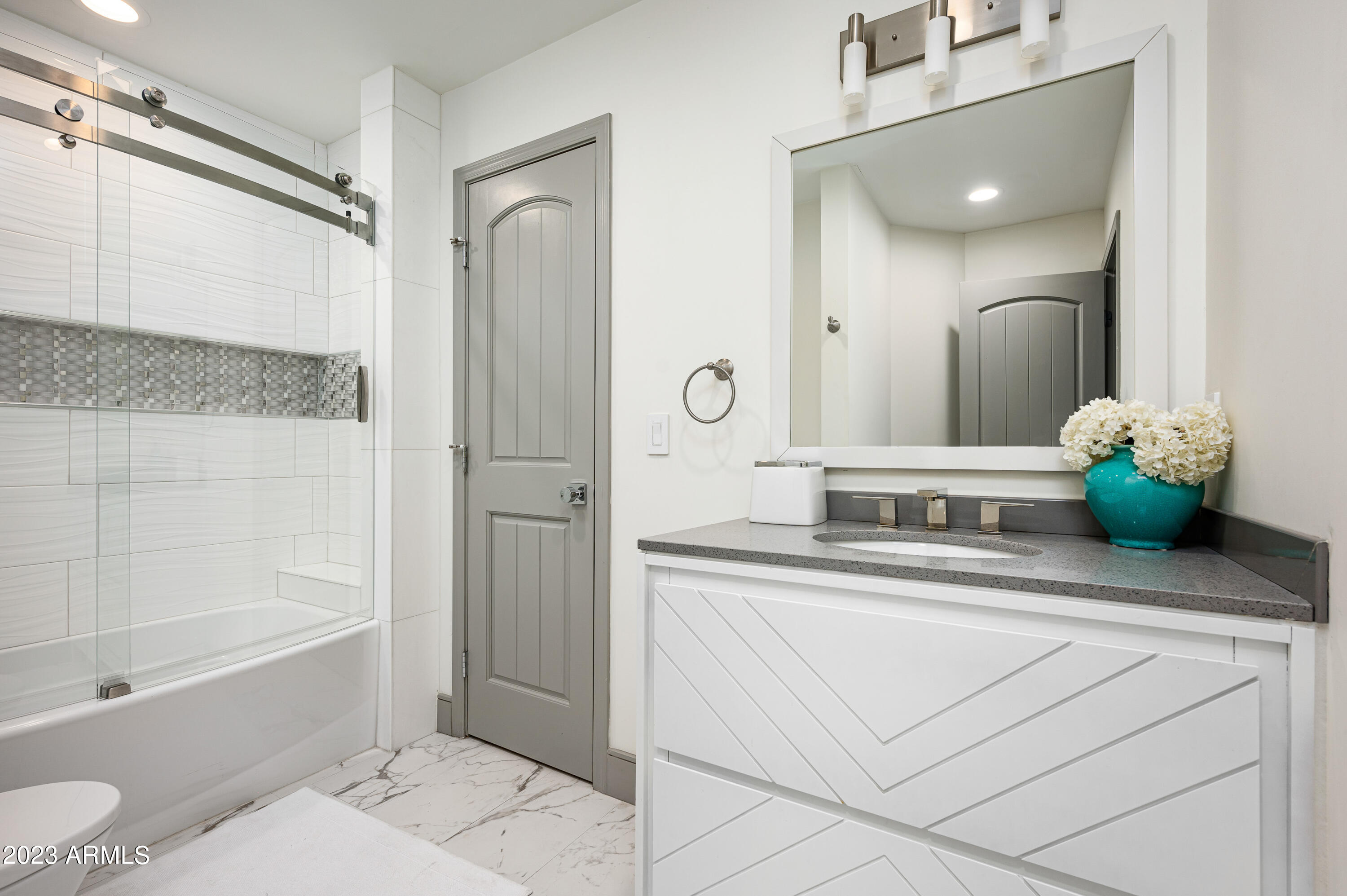 4614 E LAFAYETTE Boulevard