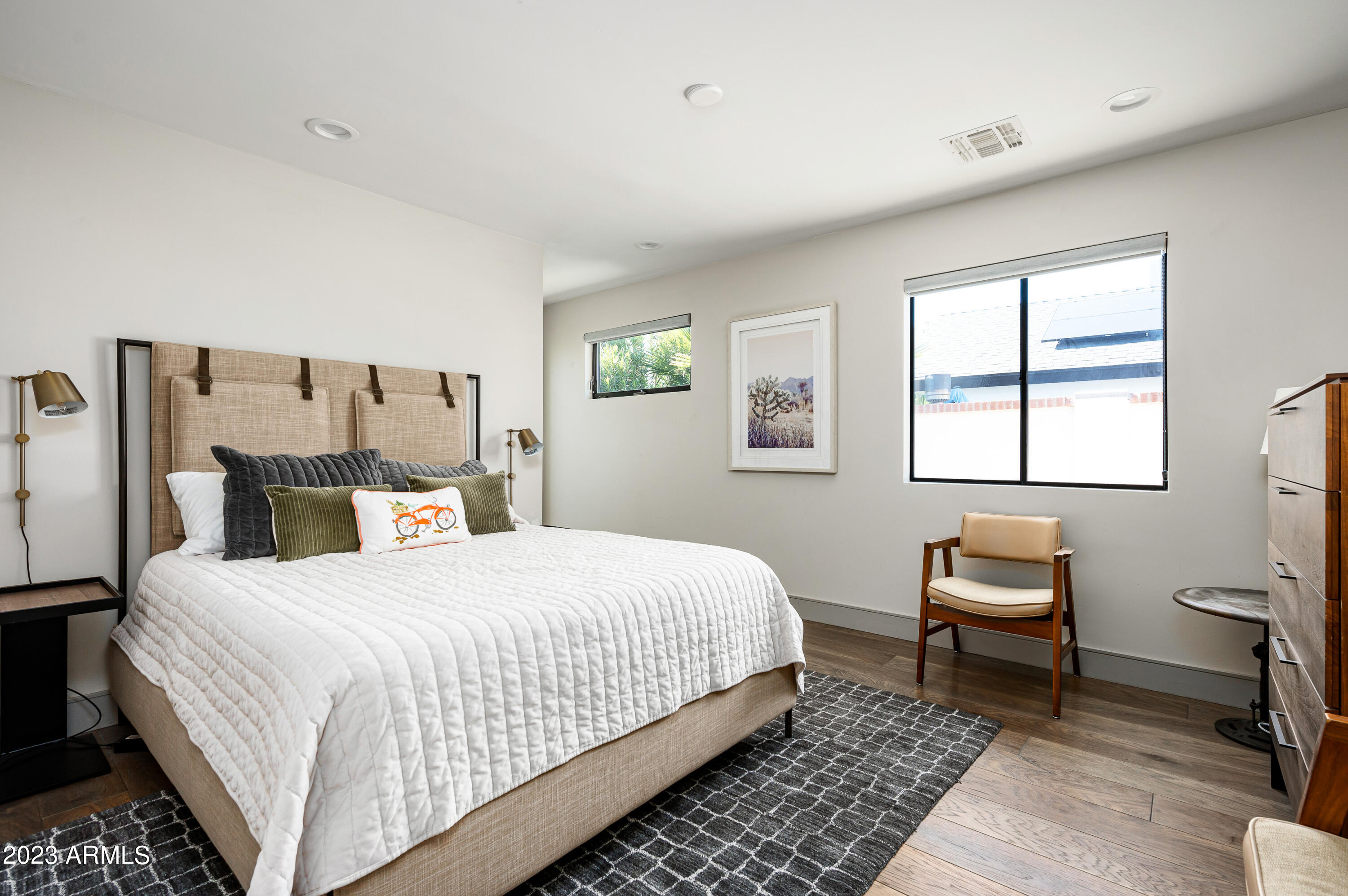 4614 E LAFAYETTE Boulevard