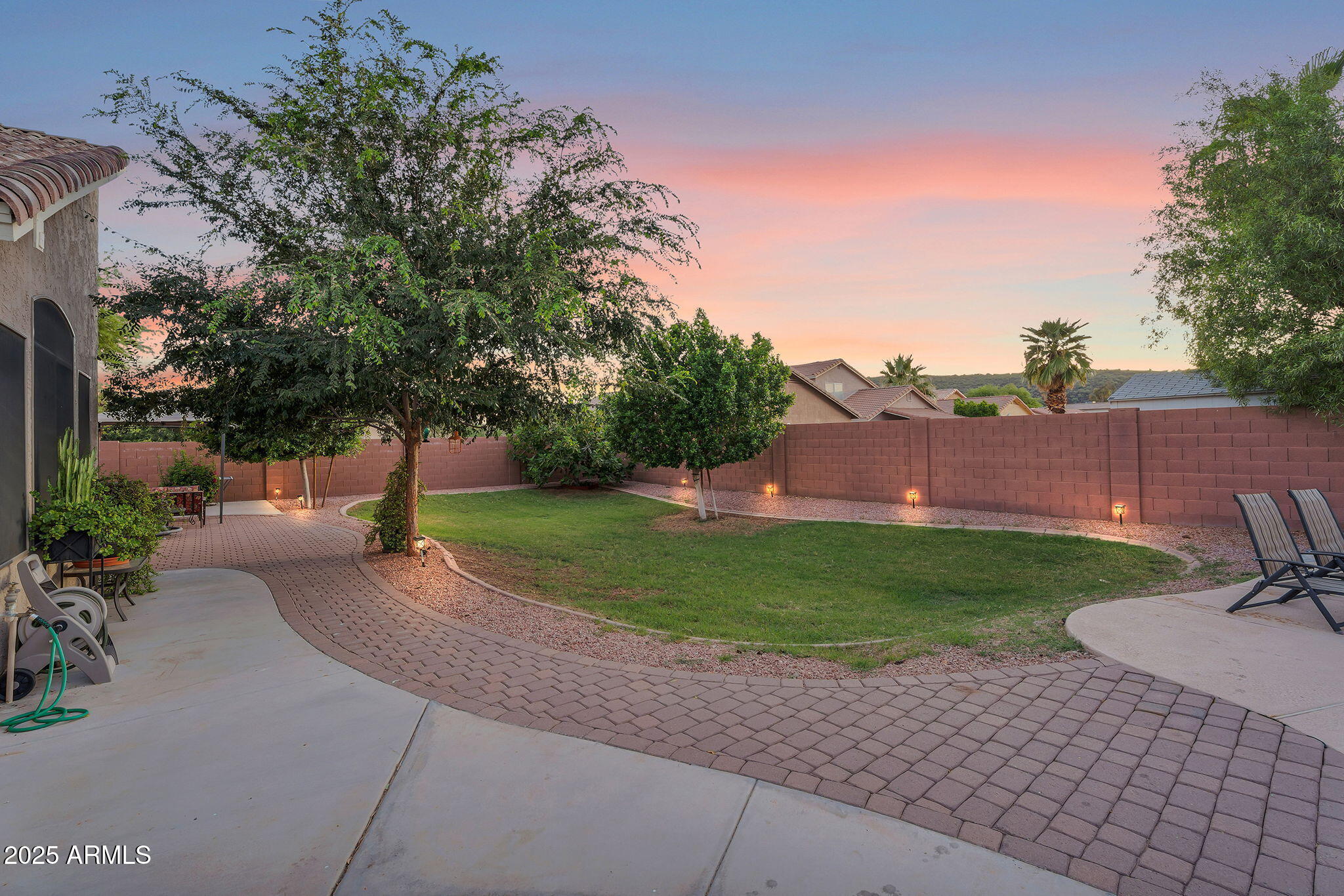 3940 W QUAIL Avenue