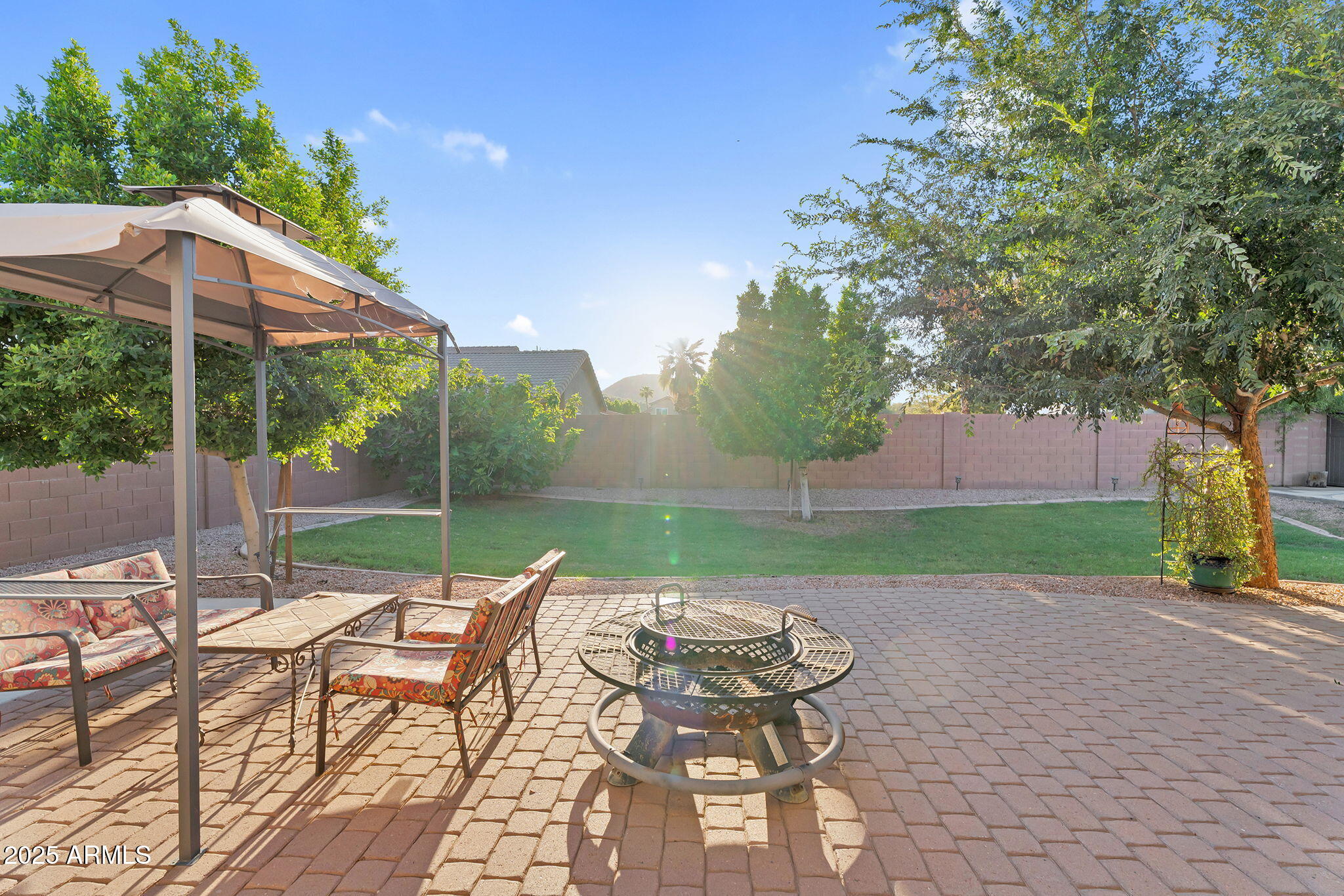 3940 W QUAIL Avenue