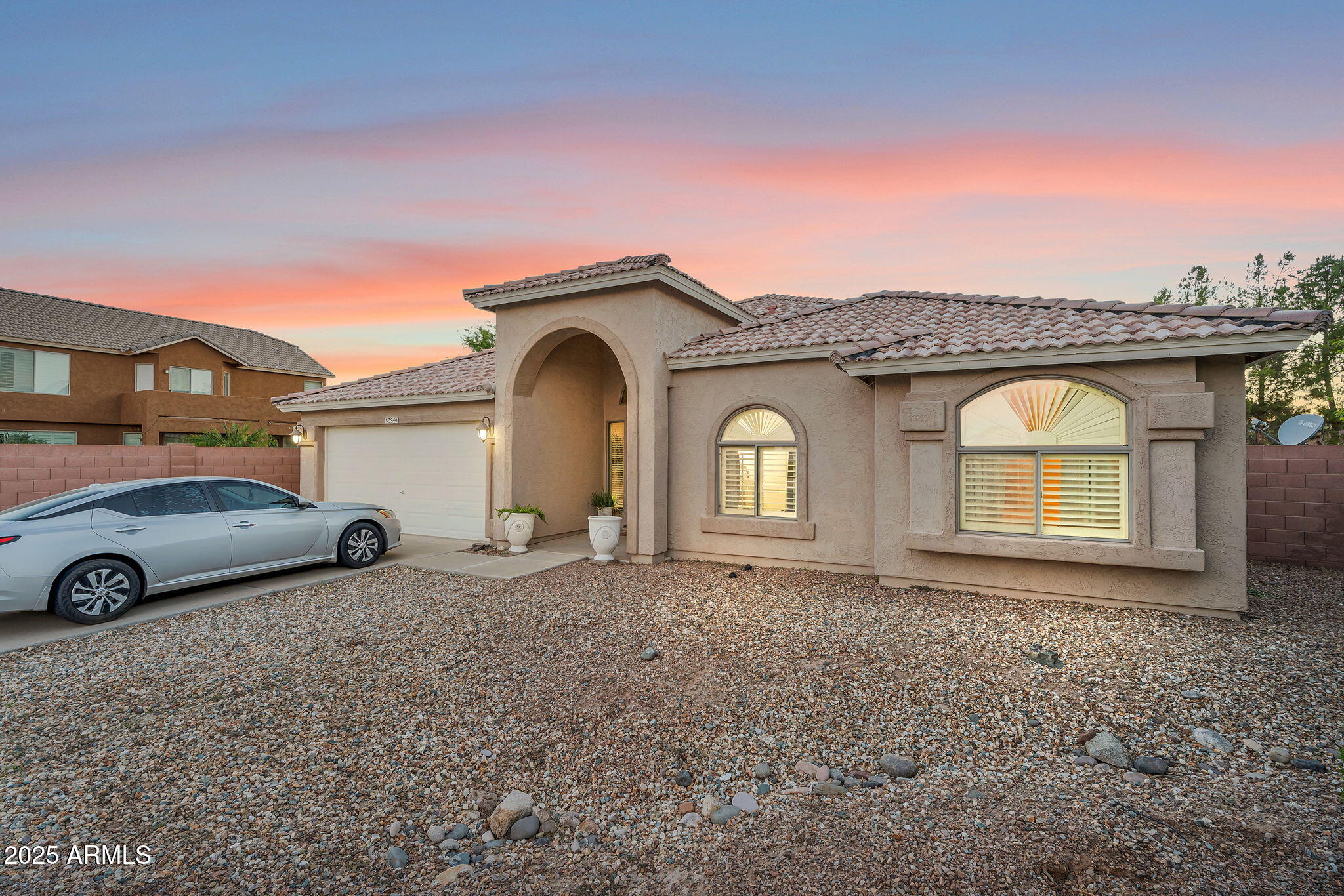 3940 W QUAIL Avenue
