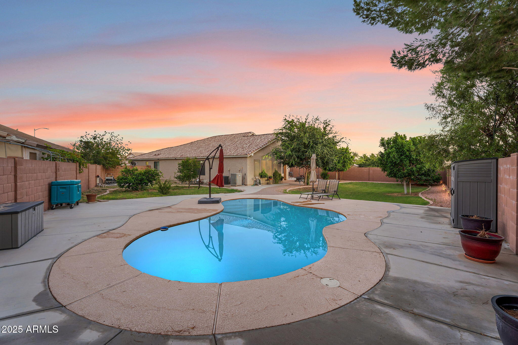 3940 W QUAIL Avenue