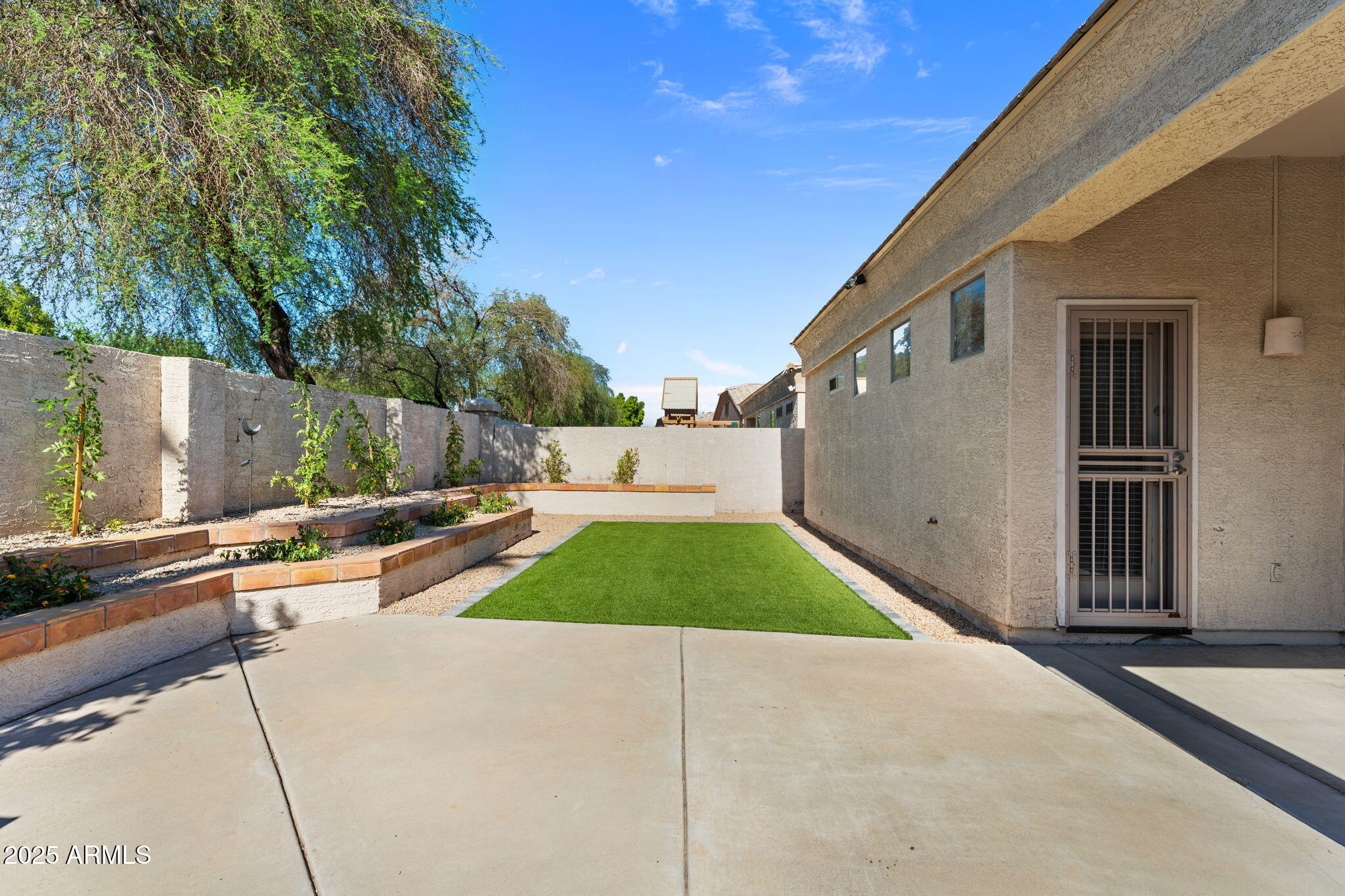 6382 W BLACKHAWK Drive