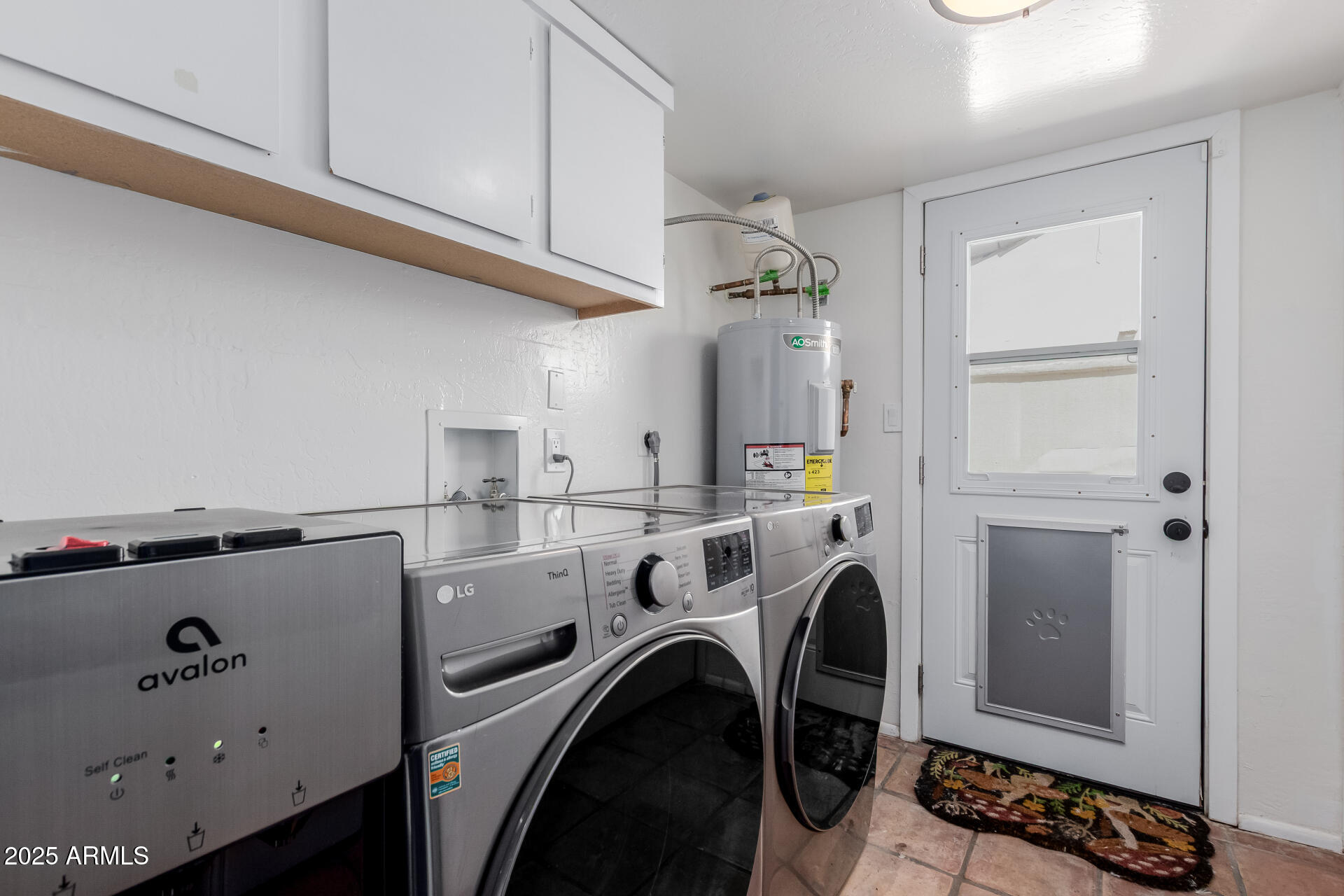 1175 E BELMONT Avenue