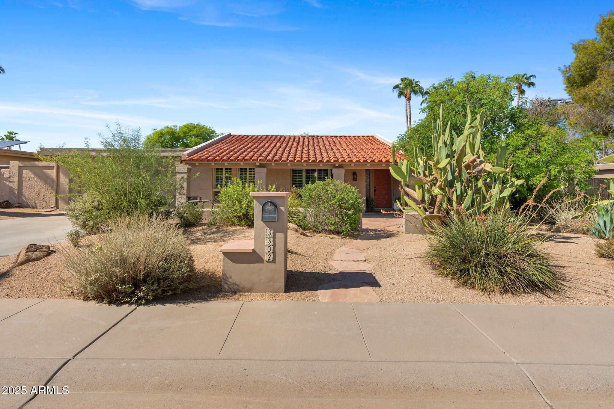 3302 E MALAPAI Drive