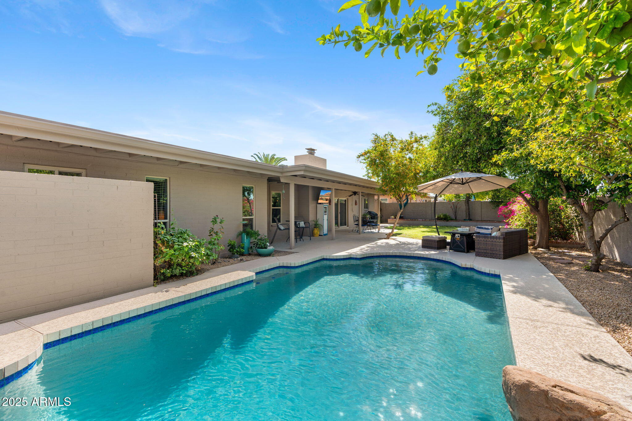 3302 E MALAPAI Drive