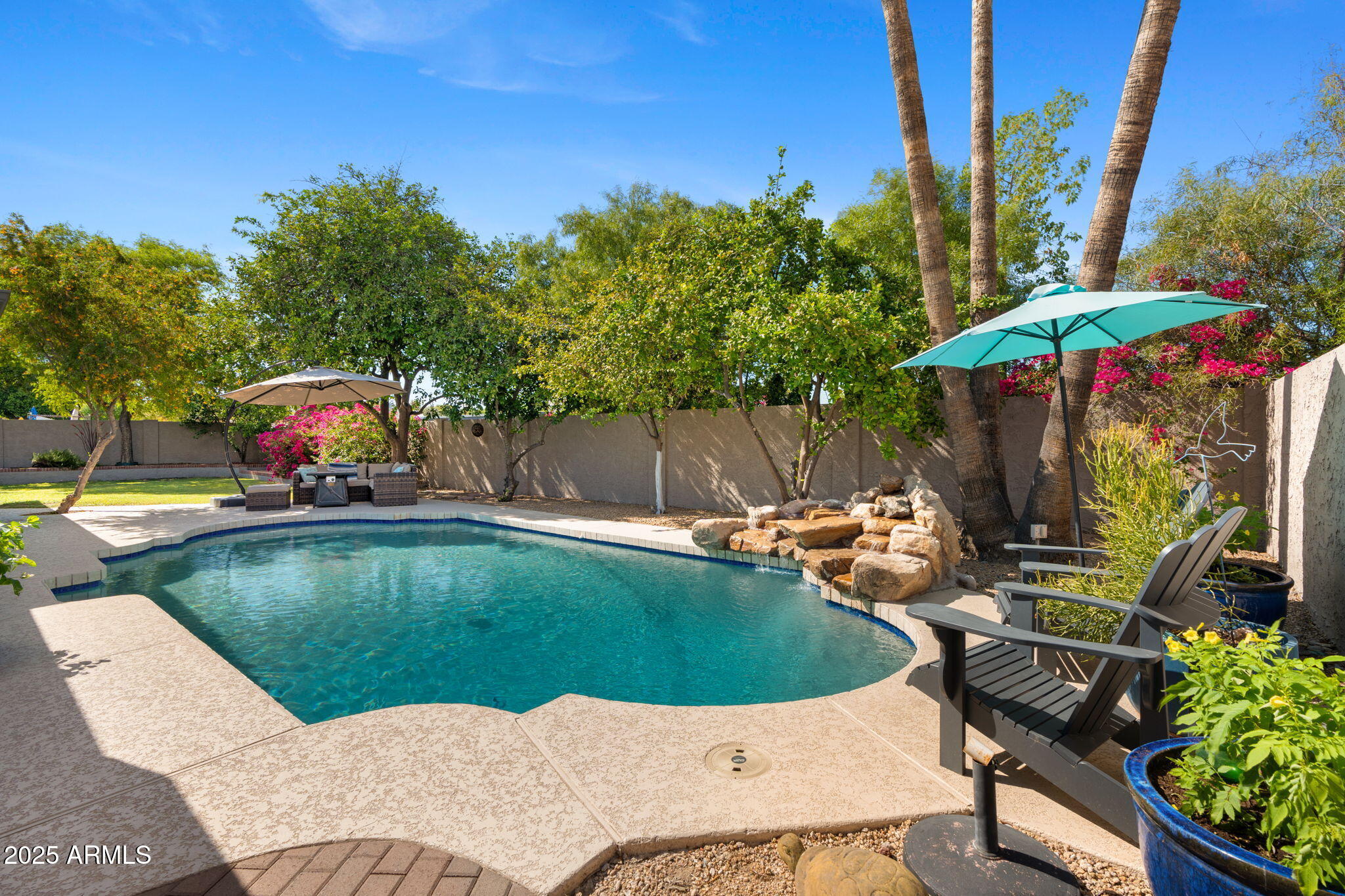 3302 E MALAPAI Drive