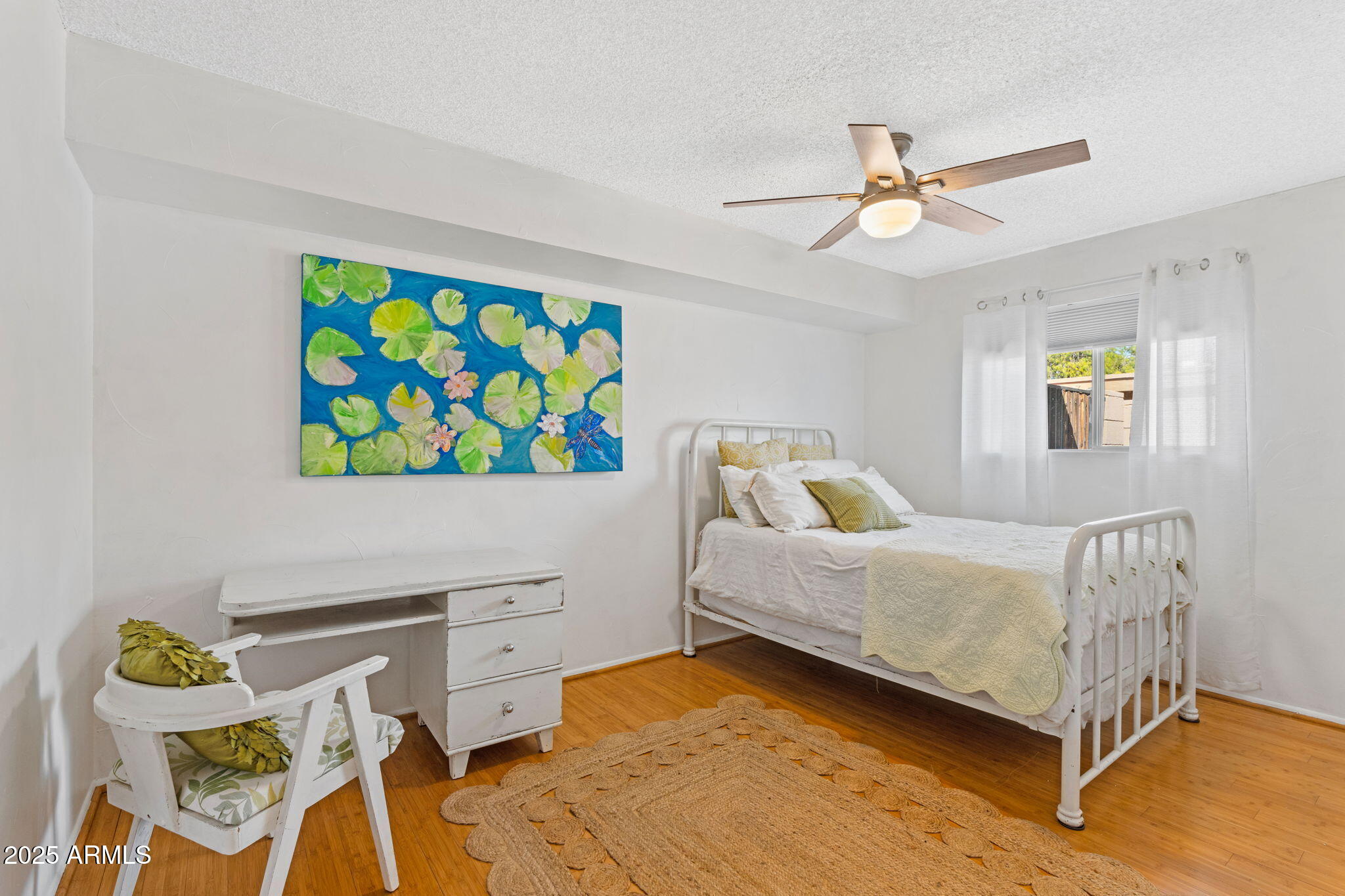 3302 E MALAPAI Drive