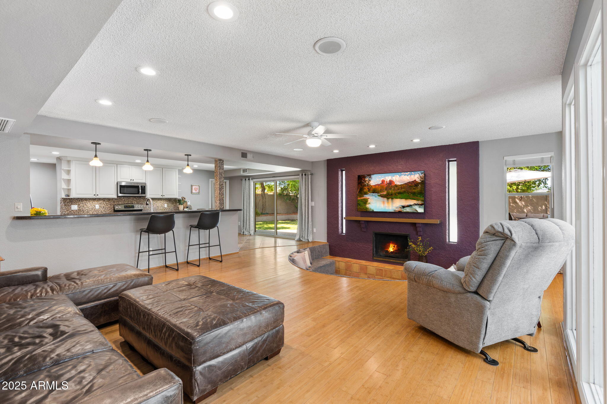 3302 E MALAPAI Drive