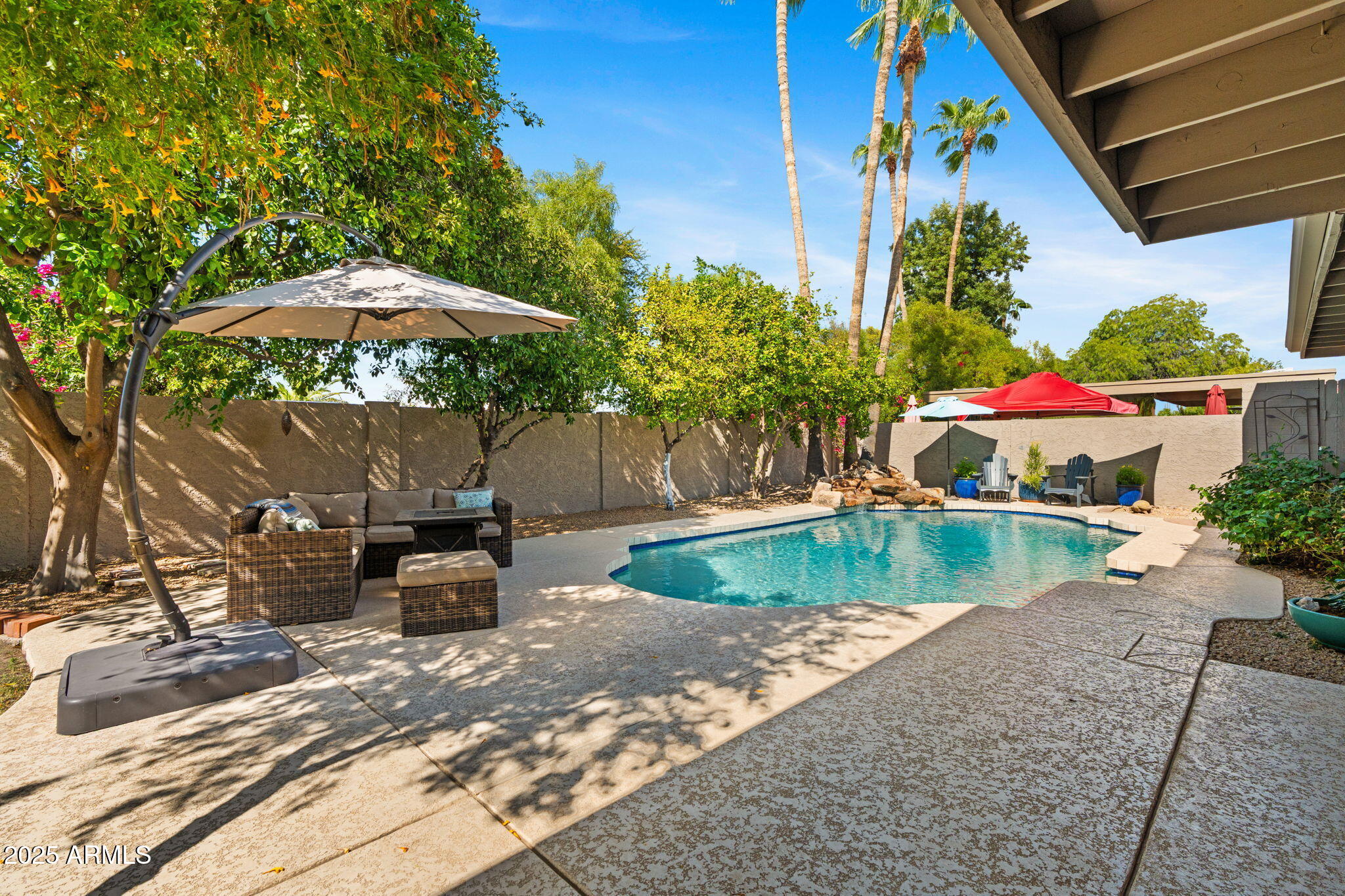 3302 E MALAPAI Drive