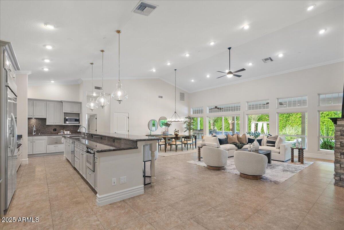 6522 E CALLE DEL MEDIA