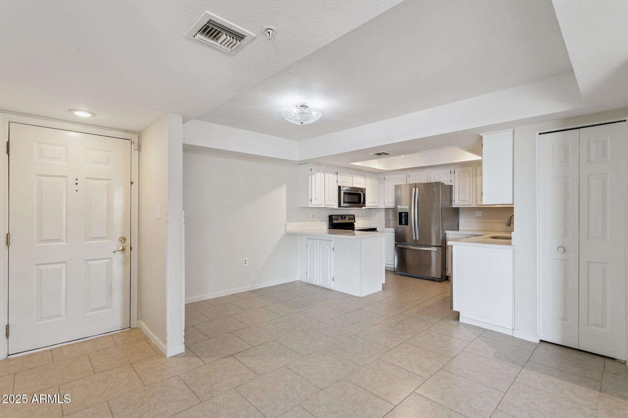 4200 N MILLER Road, 220