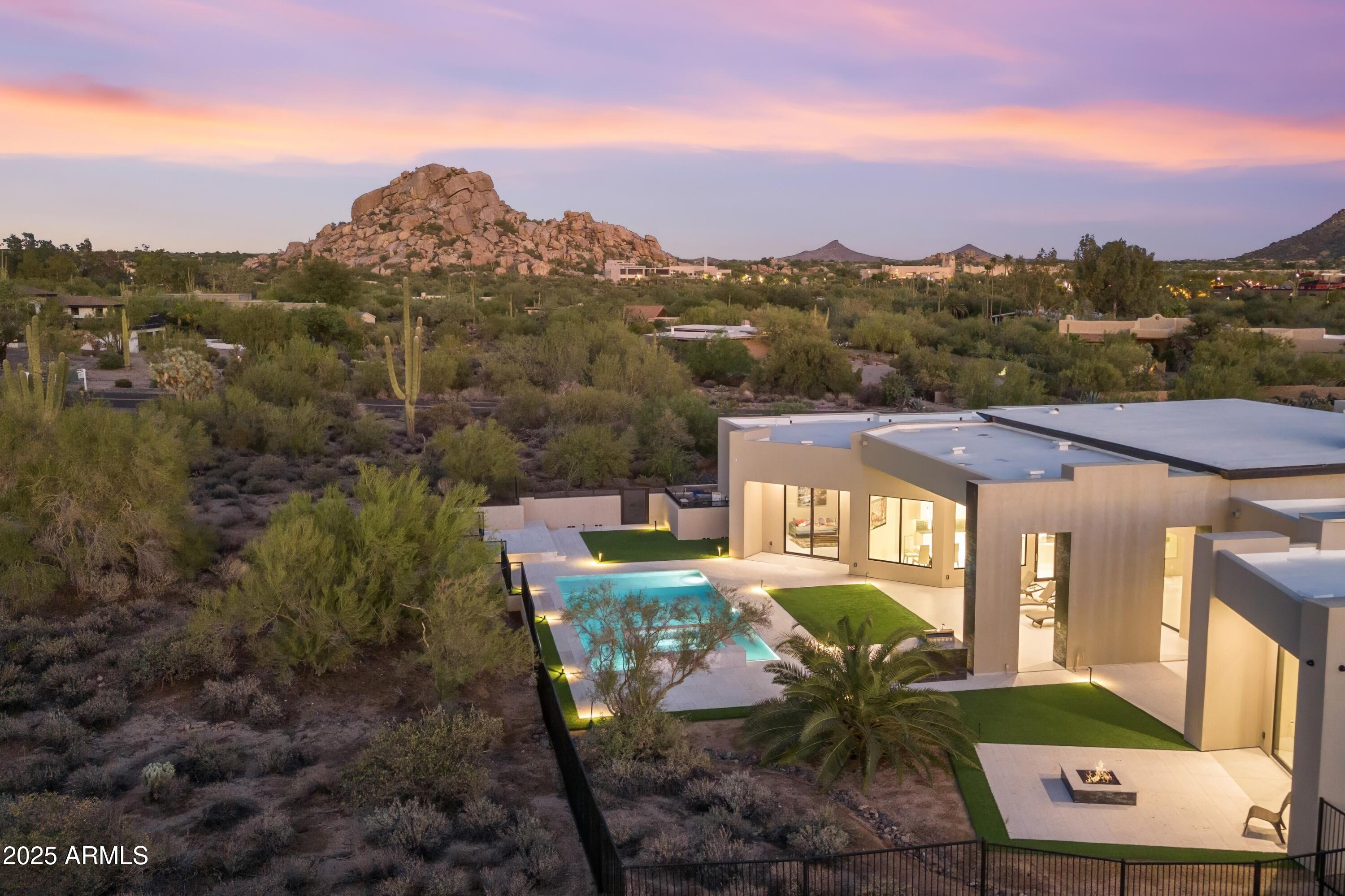 6816 E Stagecoach Pass