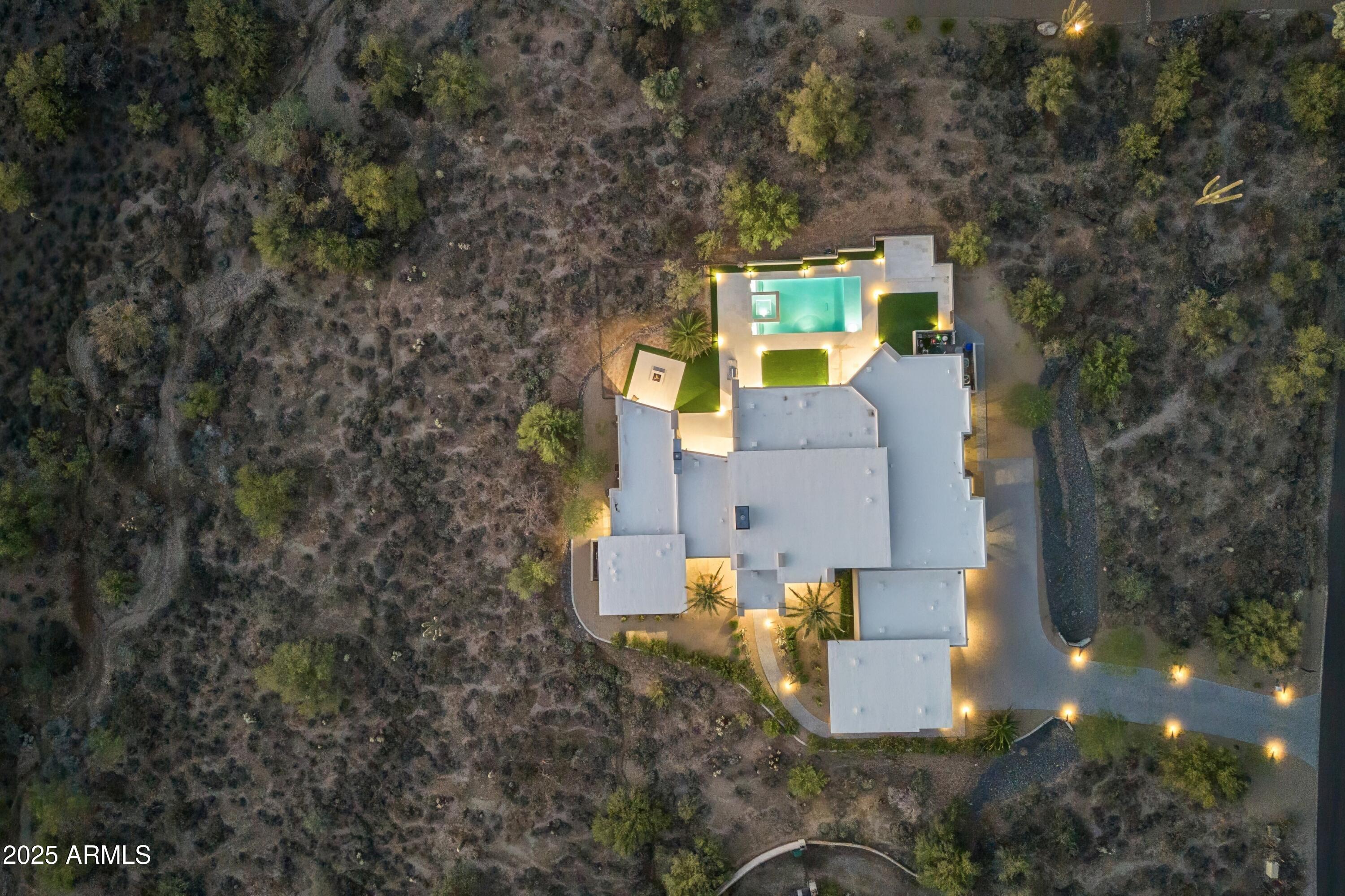 6816 E Stagecoach Pass