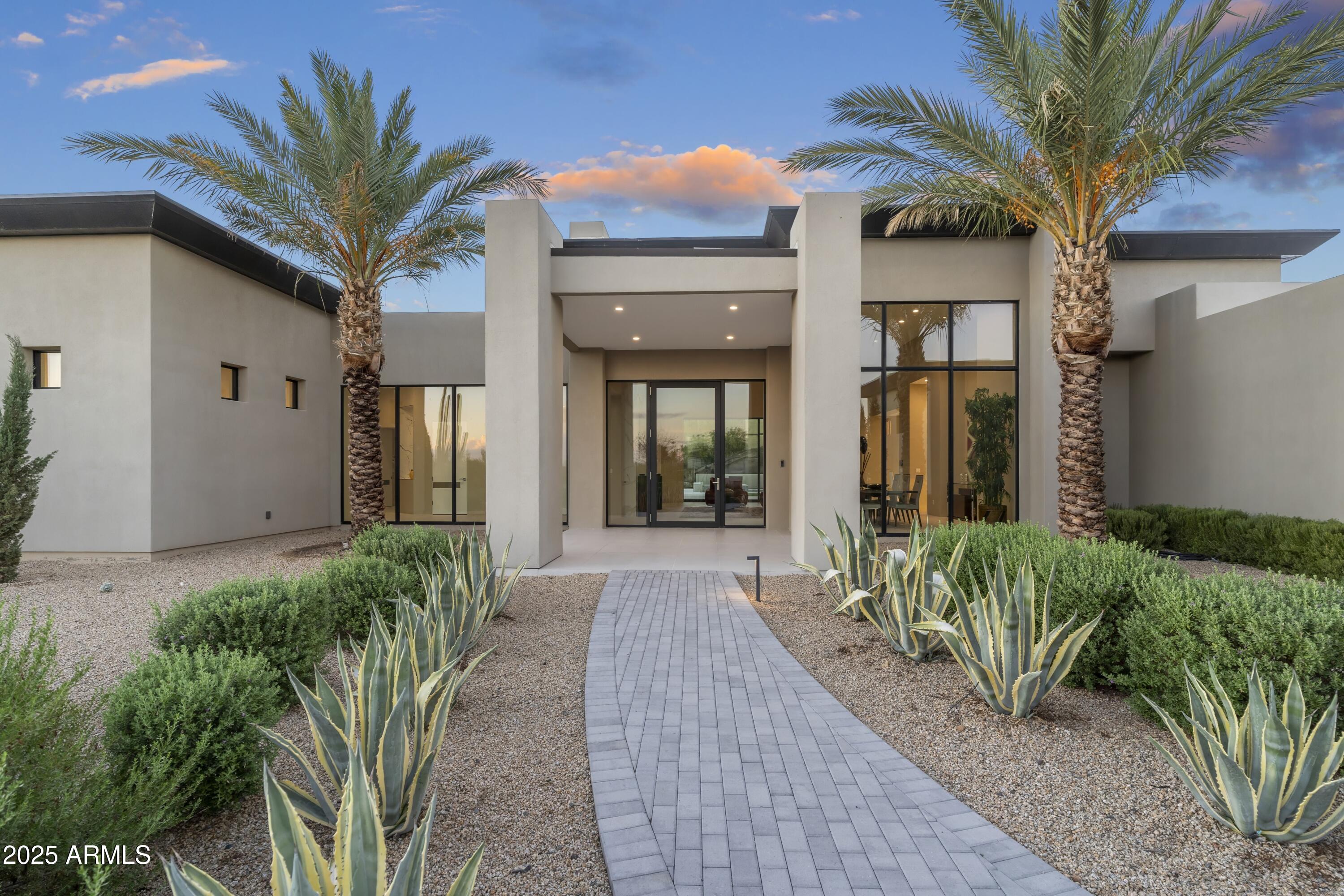 6816 E Stagecoach Pass