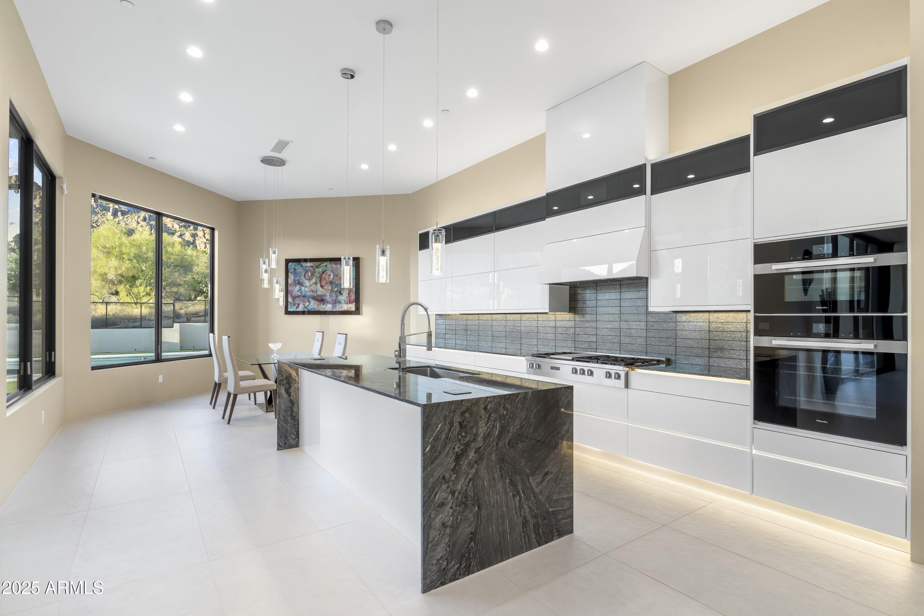 6816 E Stagecoach Pass