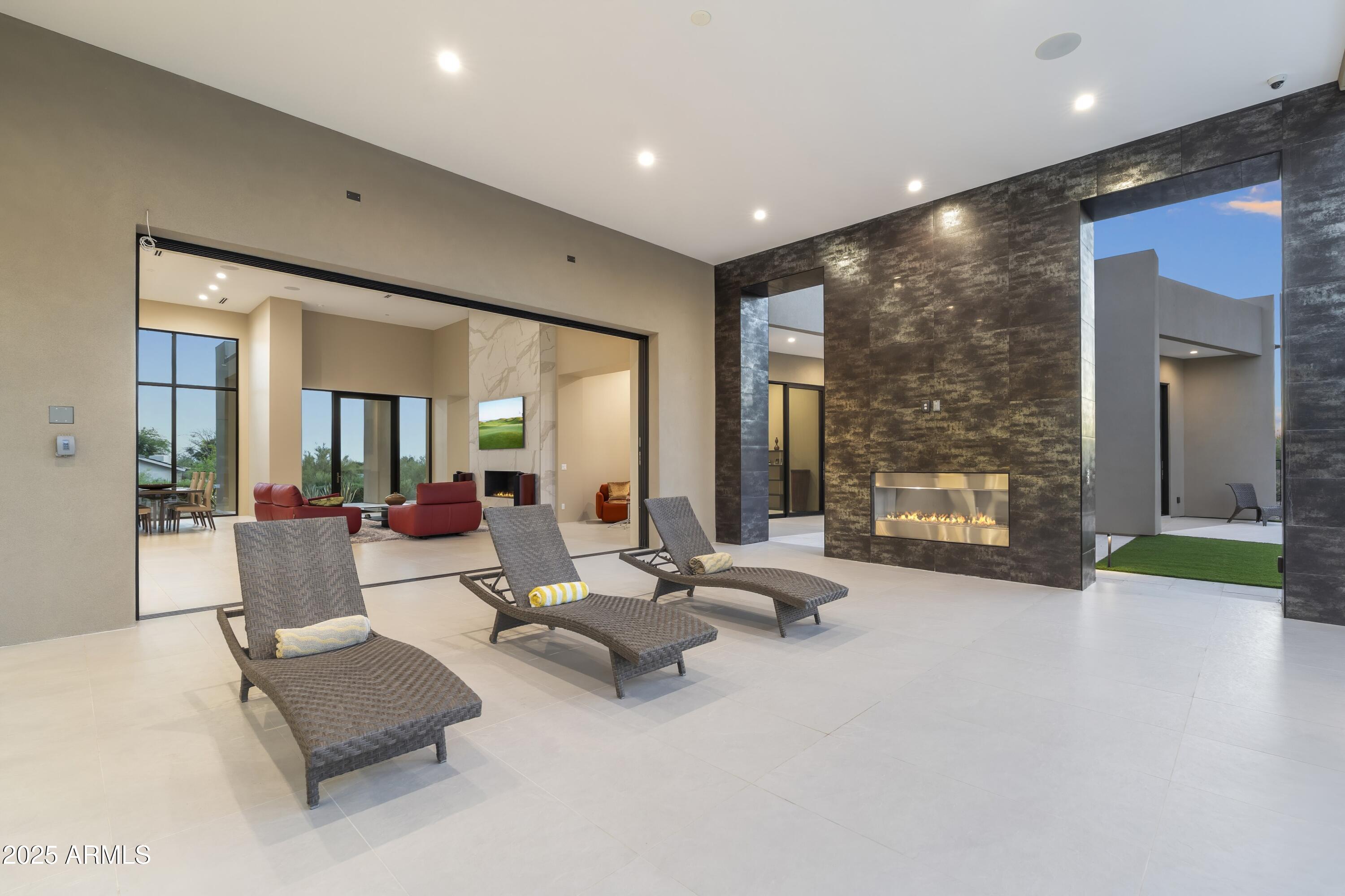 6816 E Stagecoach Pass