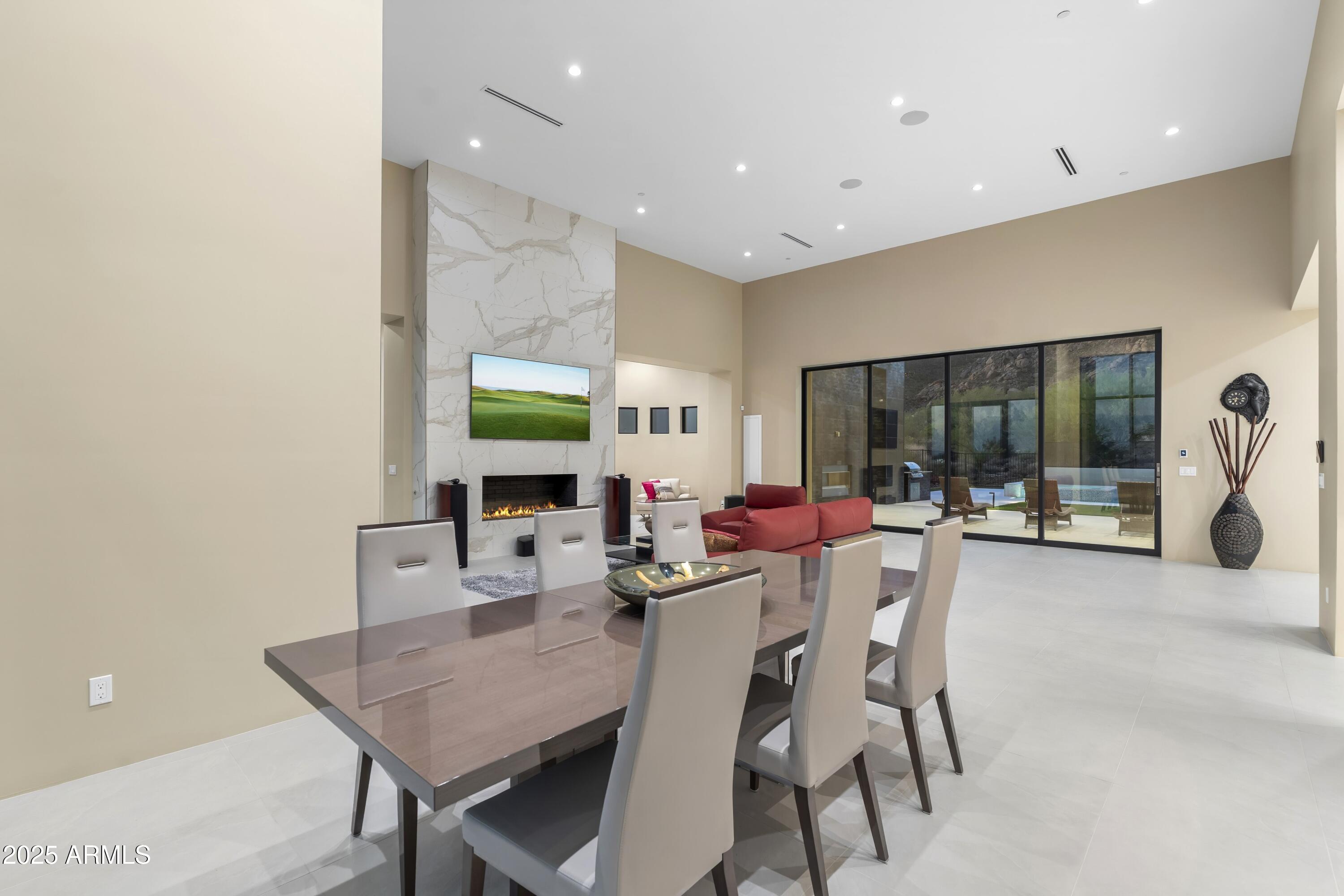 6816 E Stagecoach Pass