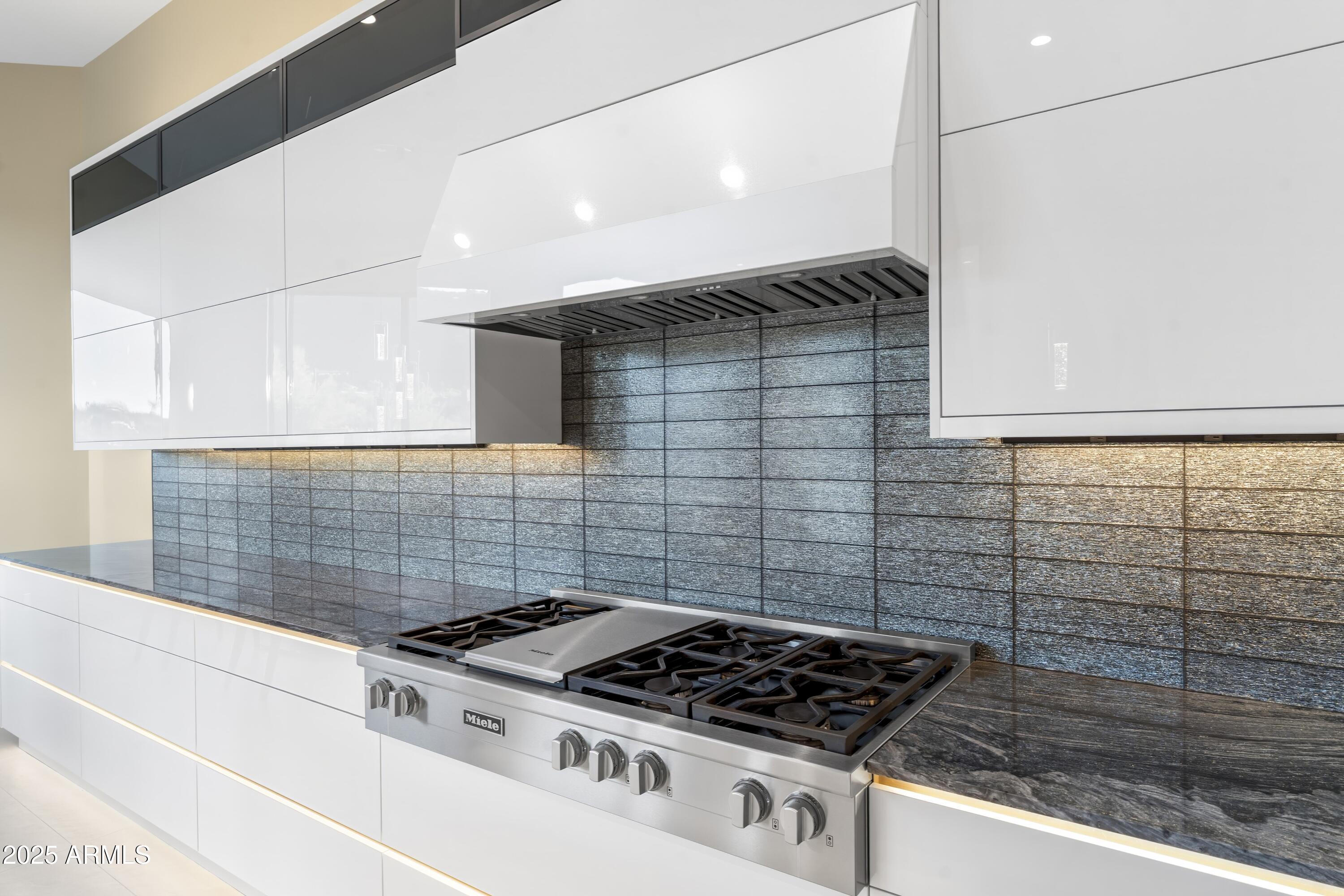 6816 E Stagecoach Pass