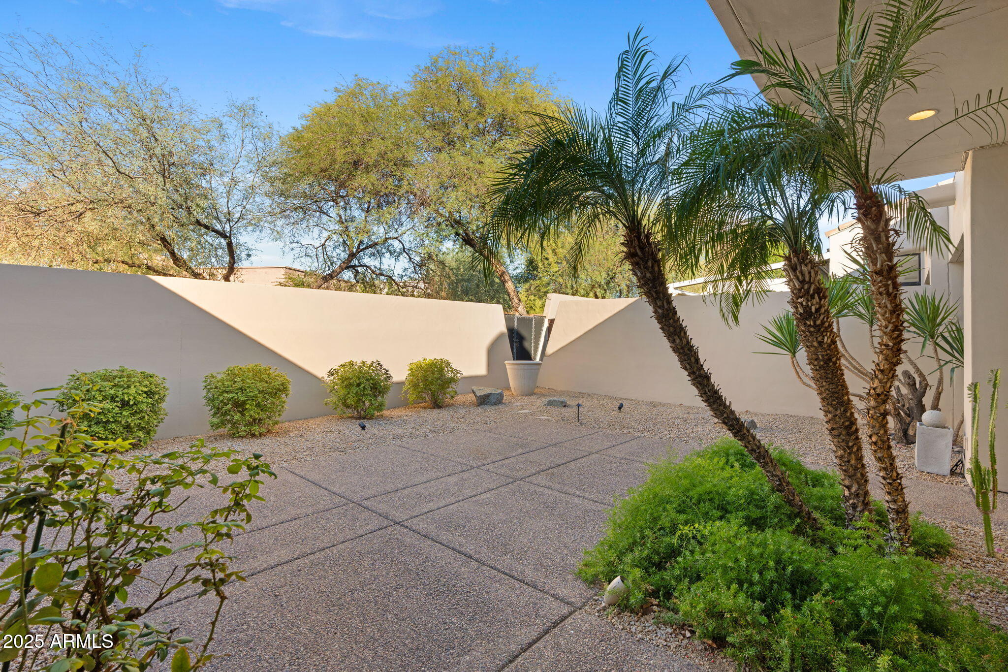 8510 E VISTA BONITA Drive