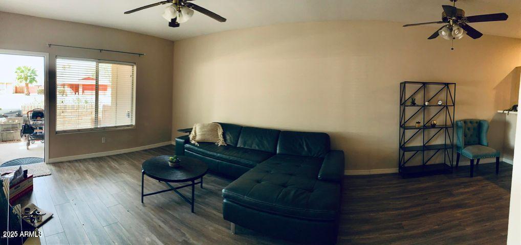 2201 N COMANCHE Drive, 1104