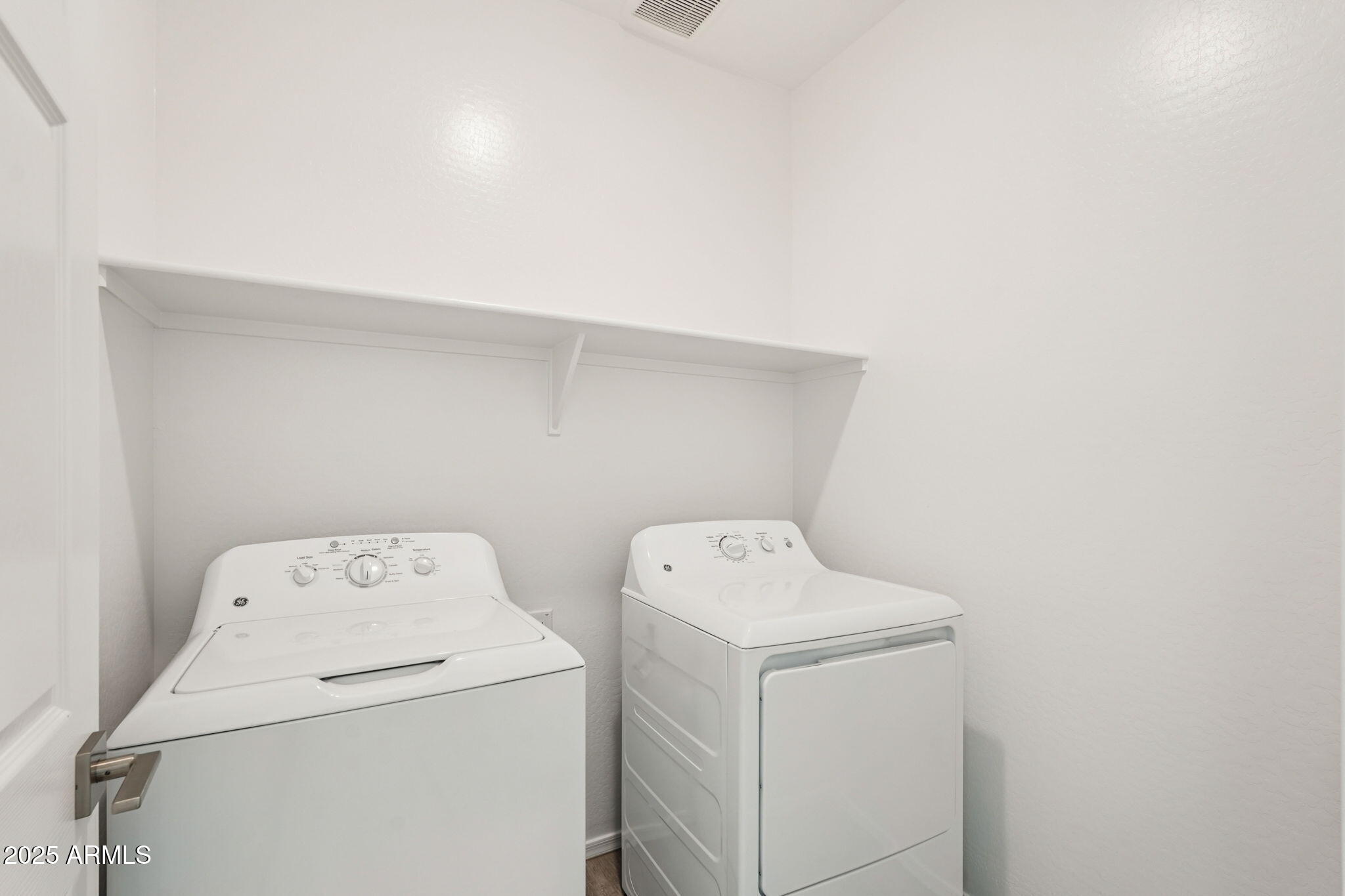 24152 W BOWKER Street