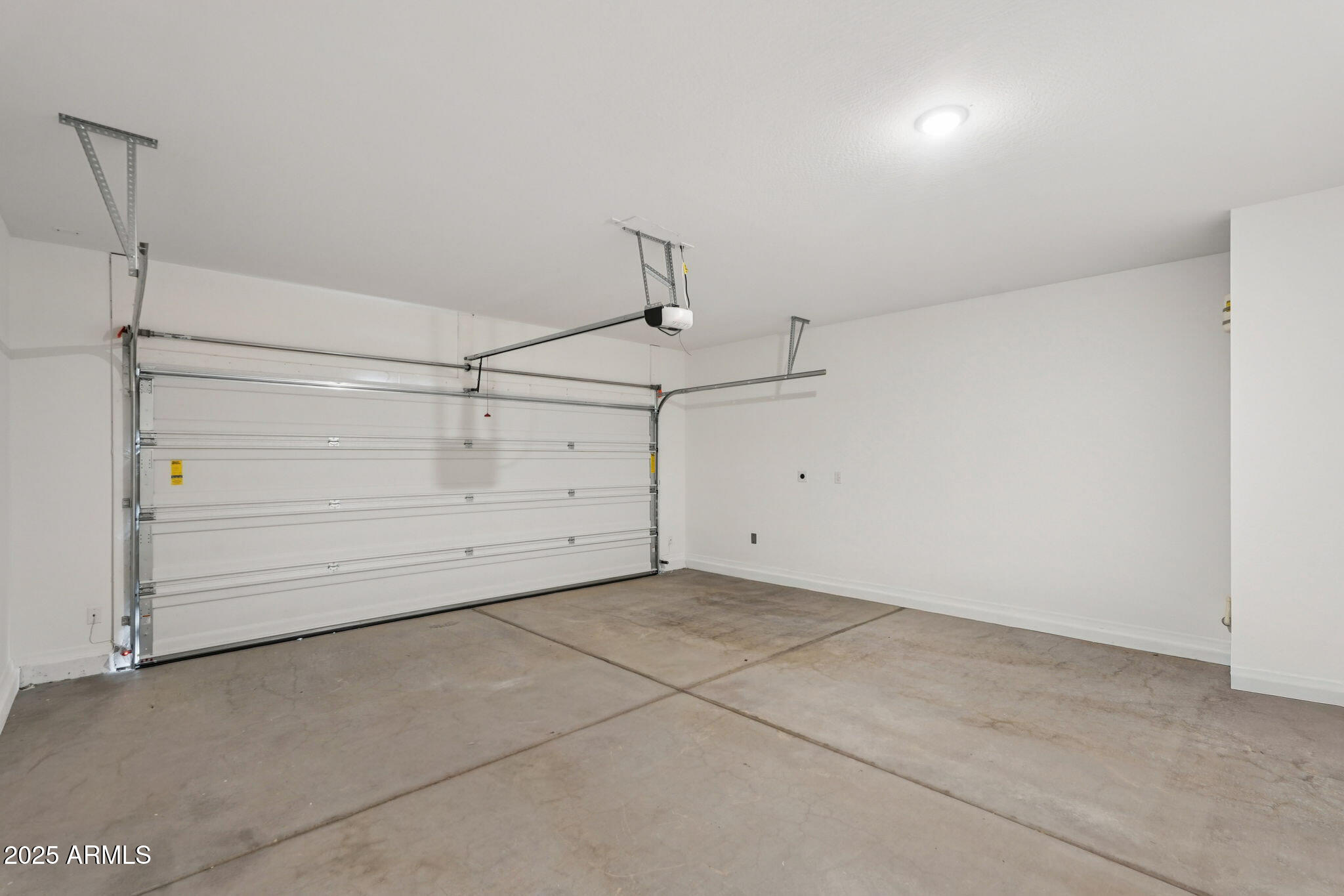 24152 W BOWKER Street