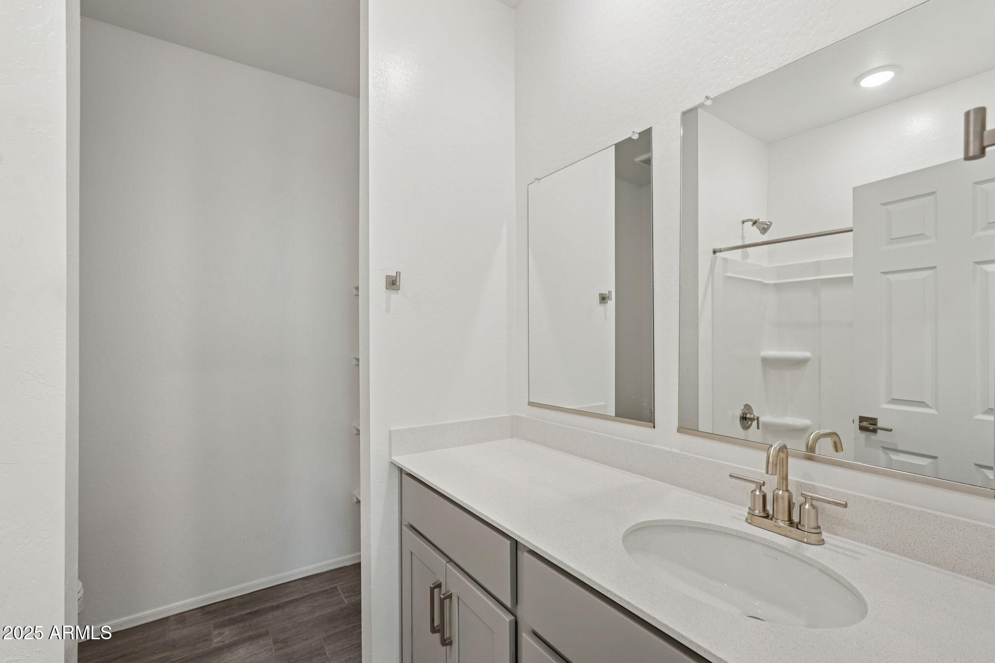 24152 W BOWKER Street