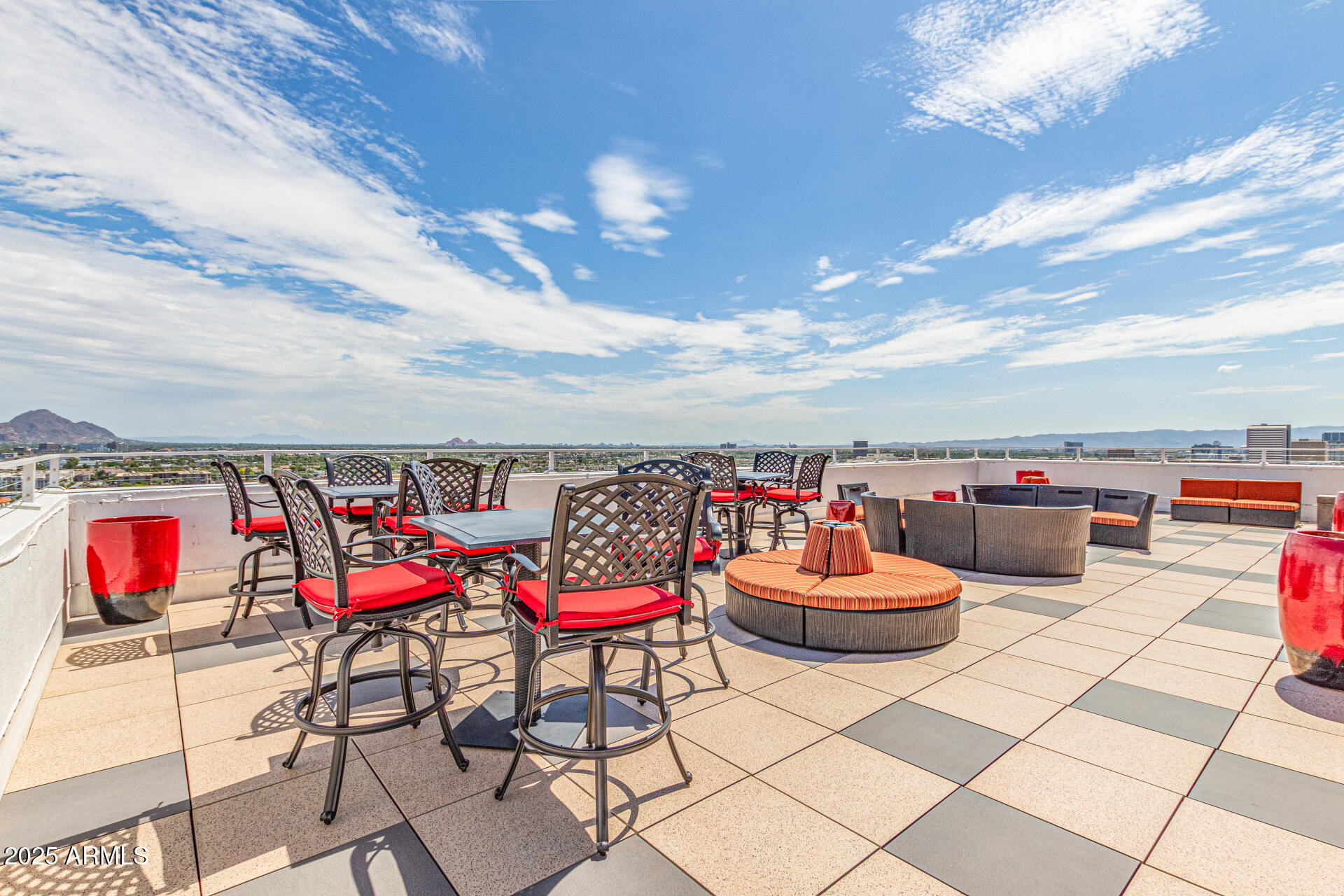 4750 N CENTRAL Avenue, 7B