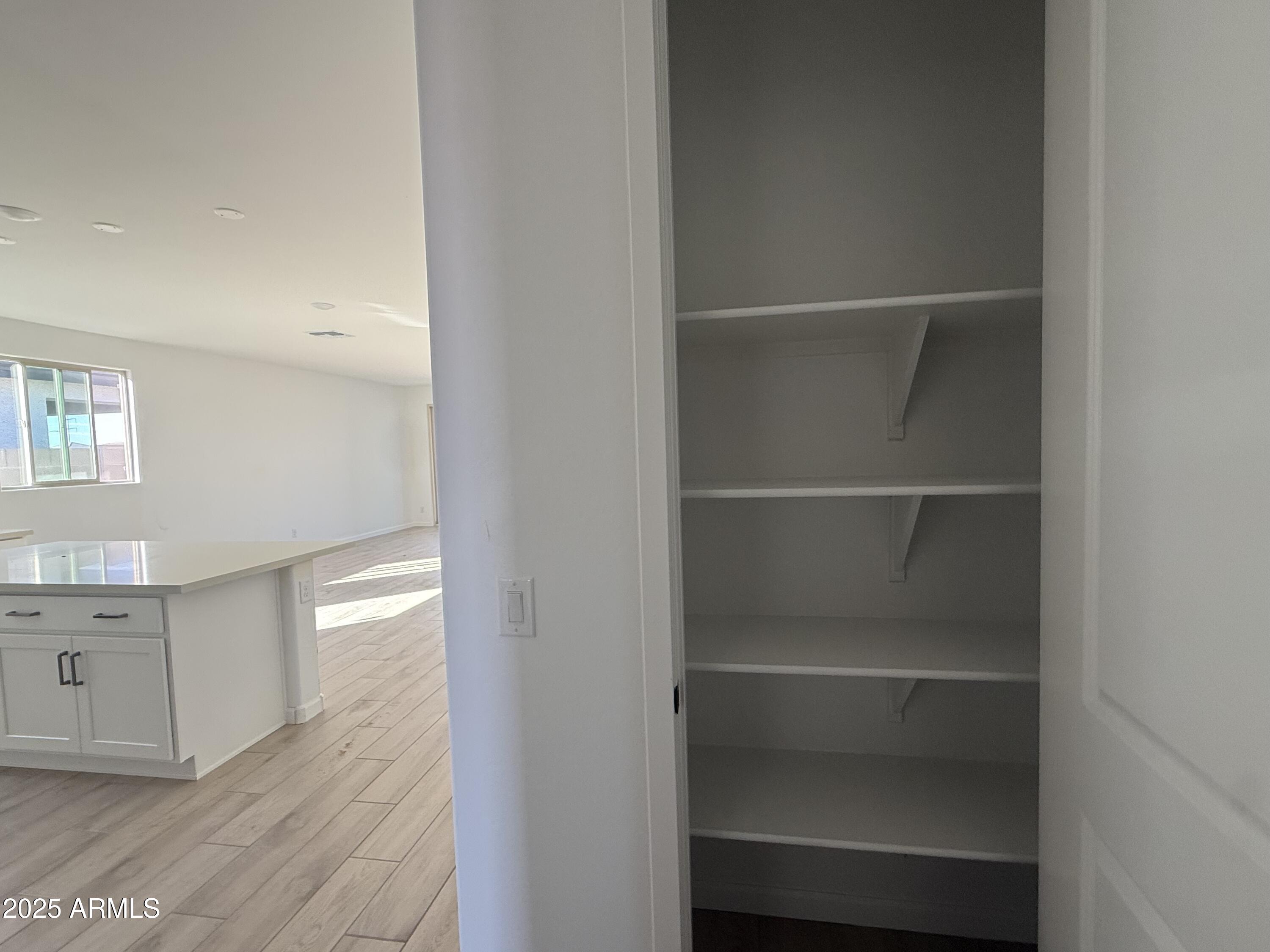 9620 W TAMARISK Avenue