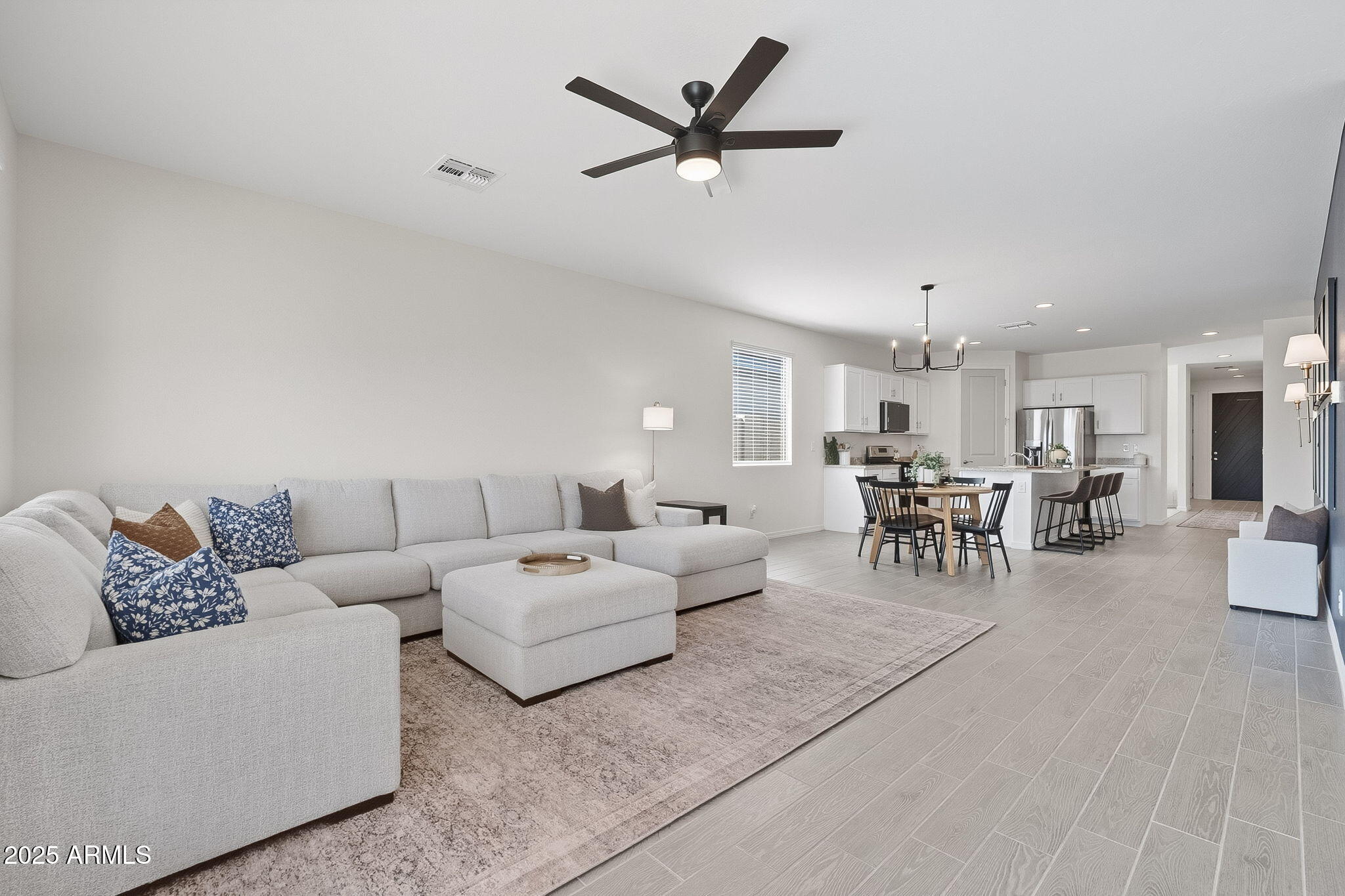 11449 E UNITY Avenue